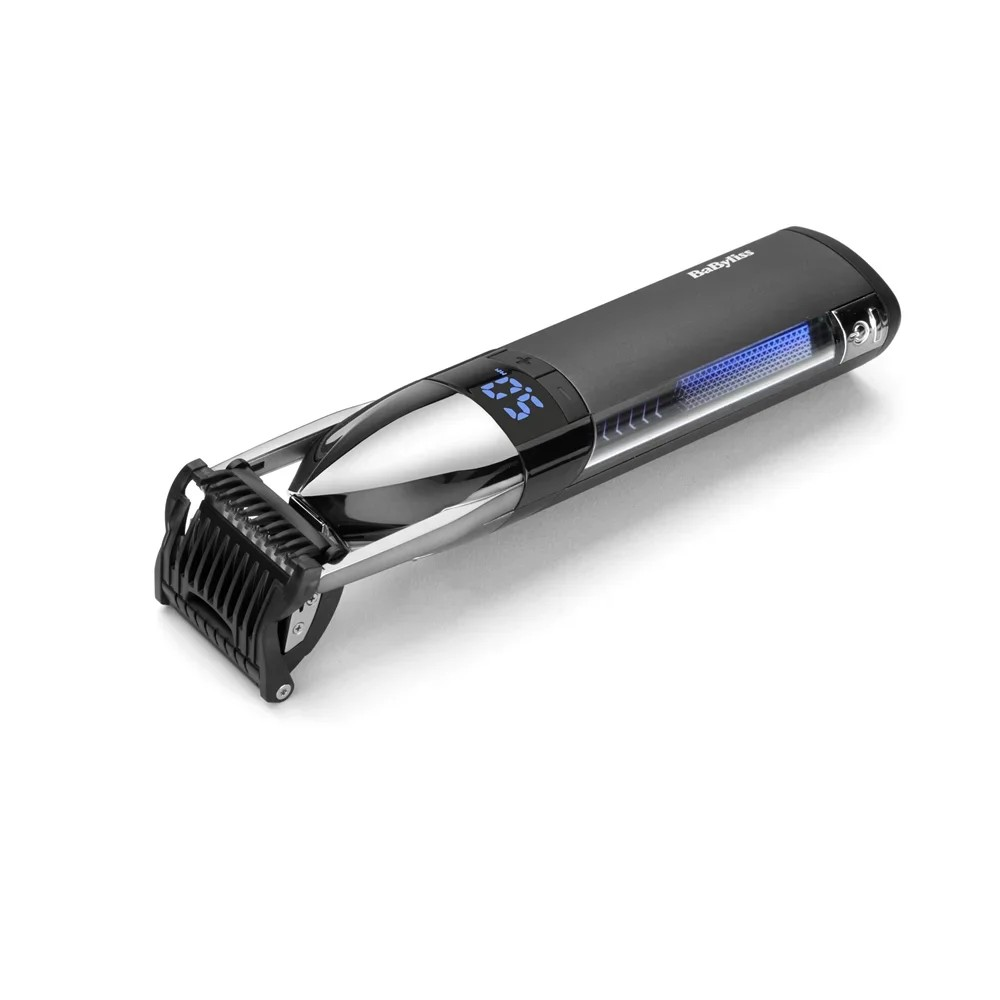 Fekete és ezüst színű BaByliss hajszárító digitális kijelzővel és kék fénnyel fehér háttér előtt.