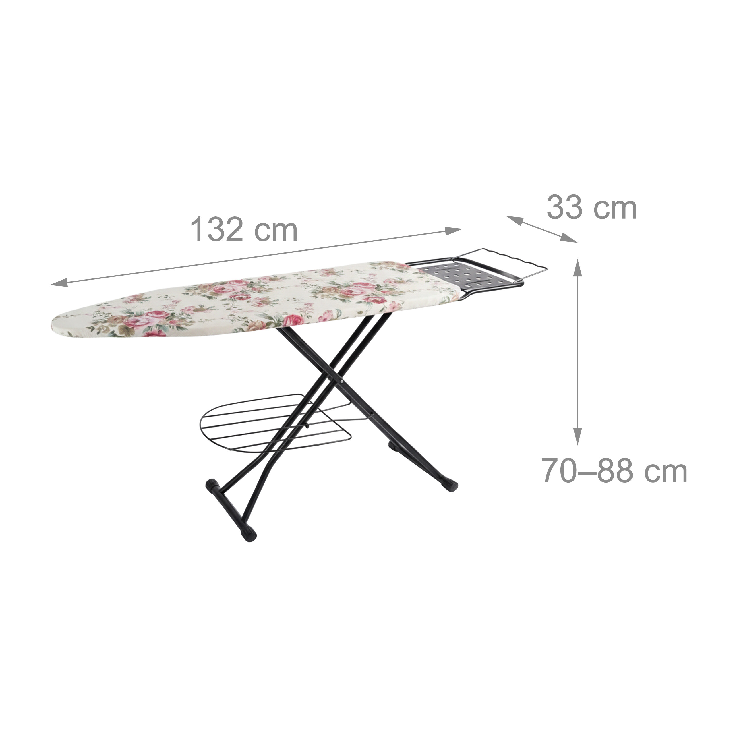 Ein Bügelbrett mit schwarzen Metallbeinen, Blumenbezug und Maßpfeilen für 132 cm Länge, 33 cm Breite und 70-88 cm Höhe.