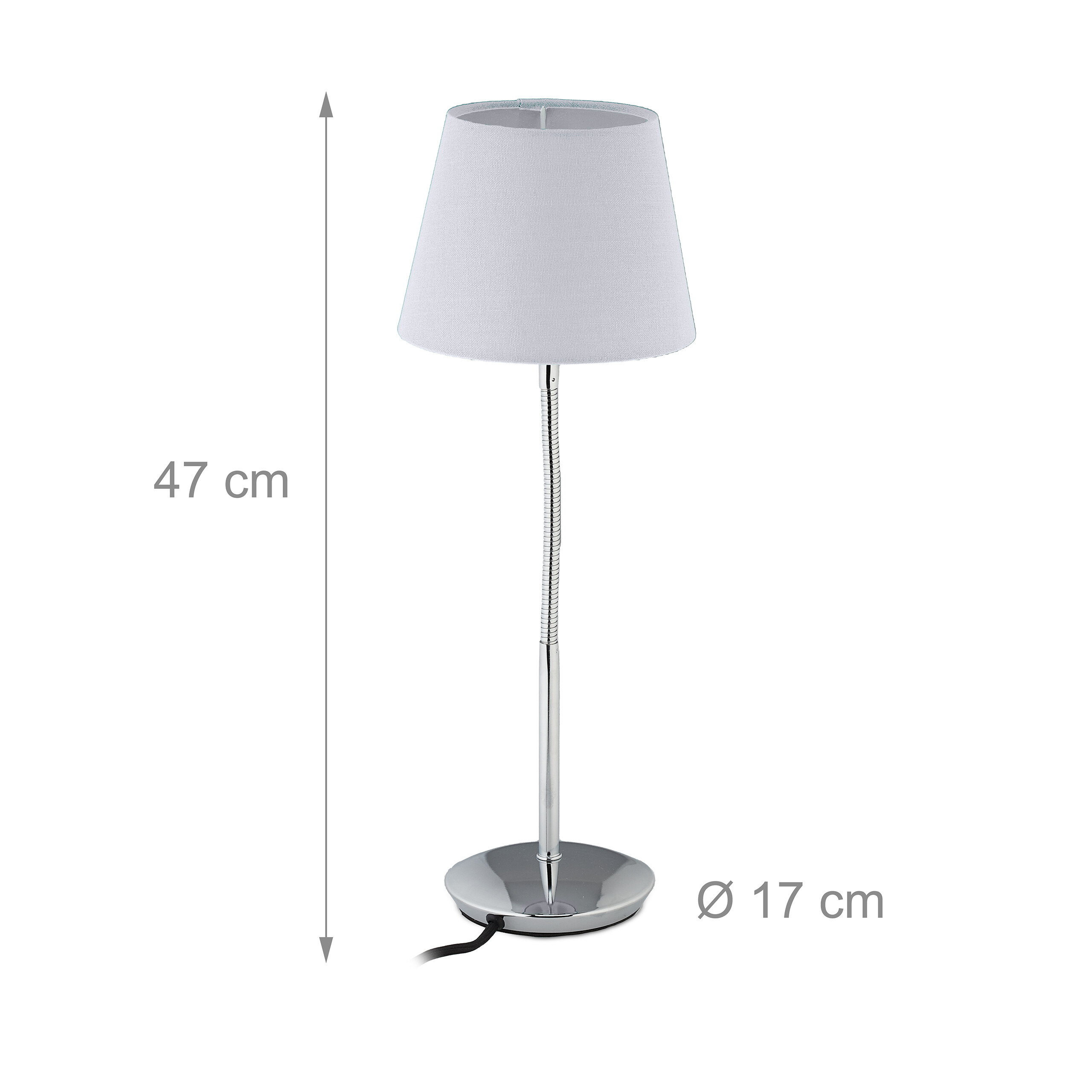 Eine chromfarbene Tischlampe mit grauem Schirm, 47 cm hoch und 17 cm Durchmesser.