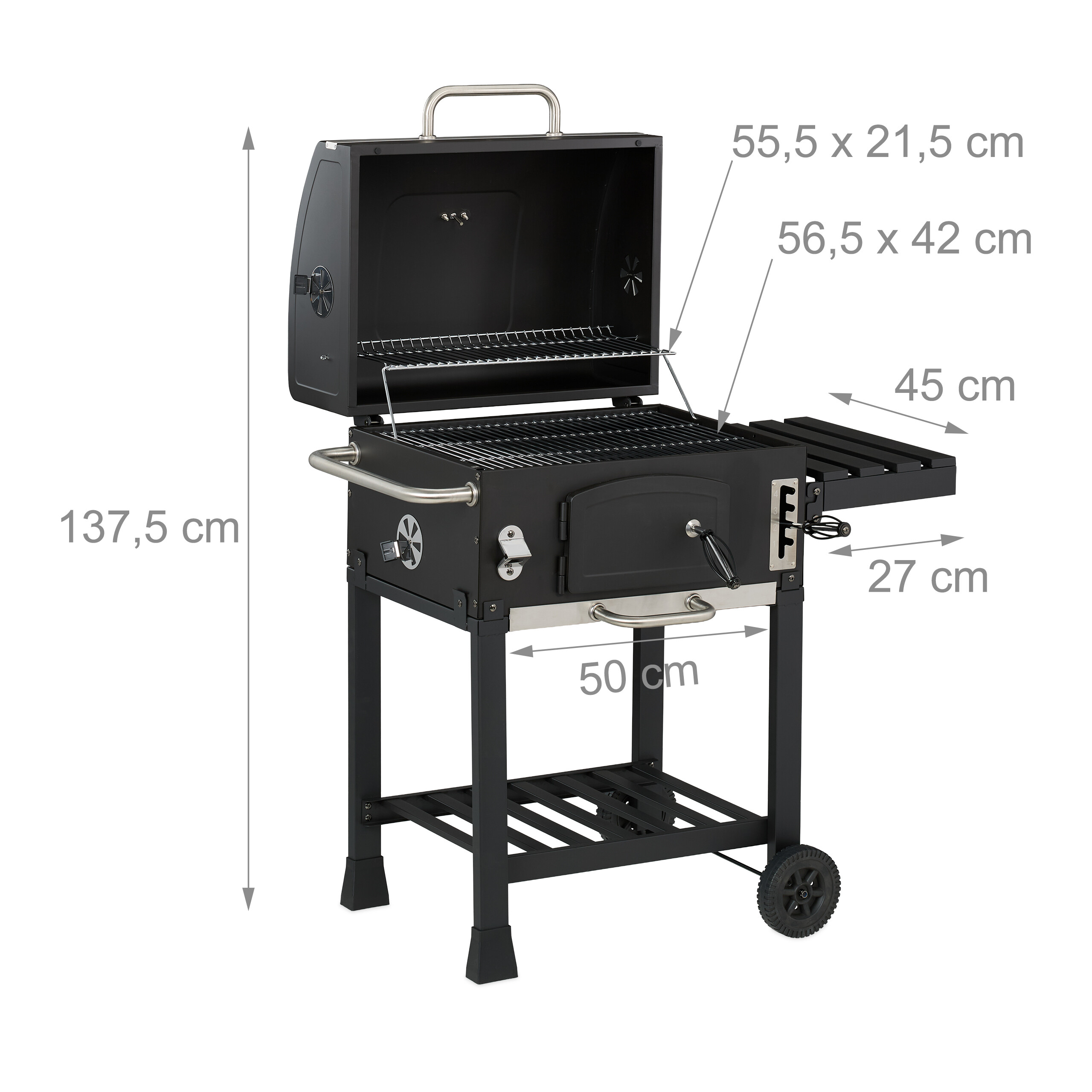 Schwarzer Holzkohlegrill auf einem Ständer mit Rädern, Seitenablage und Maßangaben in Zentimetern.
