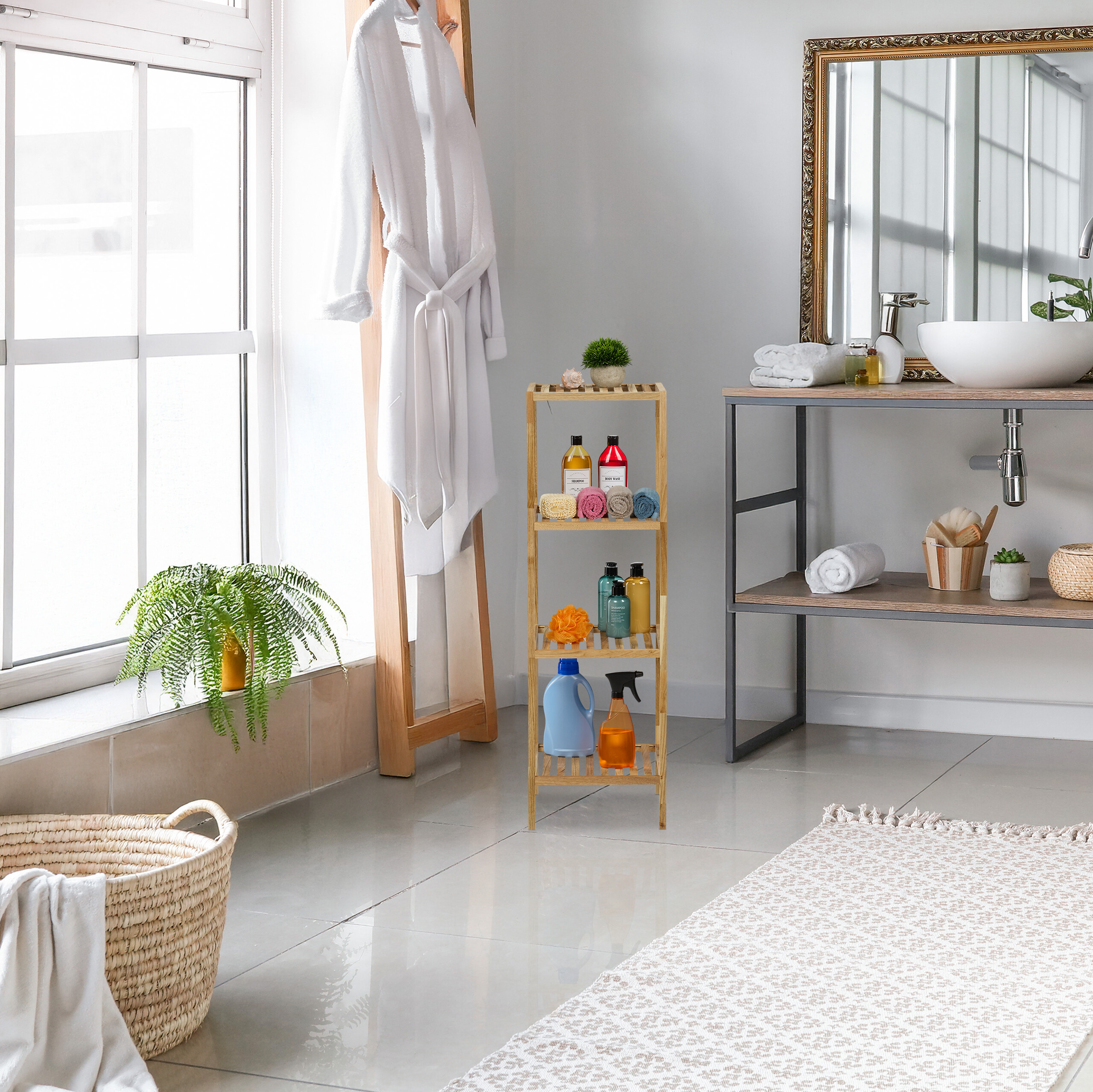 Ein heller Badezimmerraum mit weißem Bademantel, Holzregal voller Pflegeprodukte und Waschbecken.