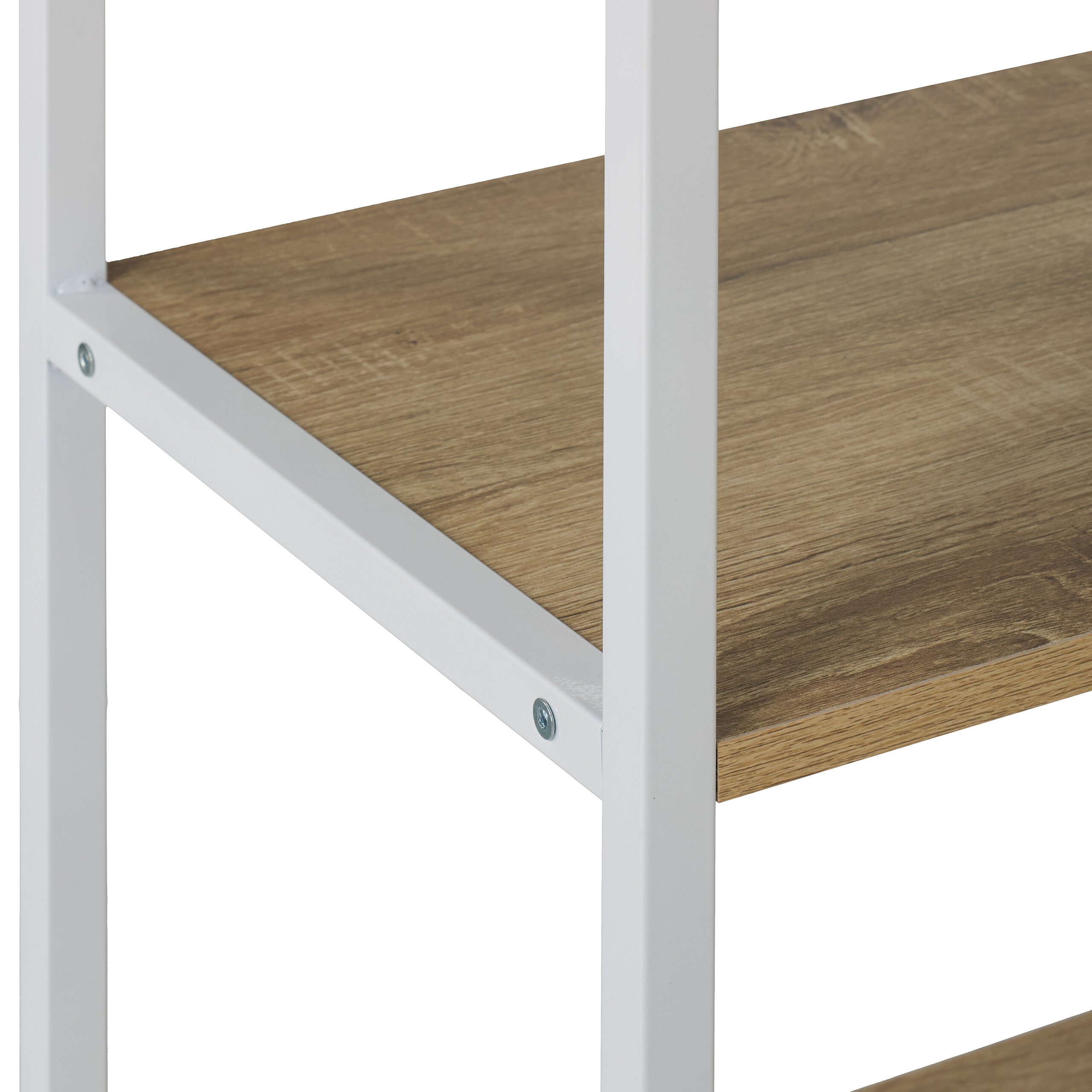 Nahaufnahme eines Regals mit Holzbrettern und weißem Metallgestell sowie sichtbaren Schrauben.