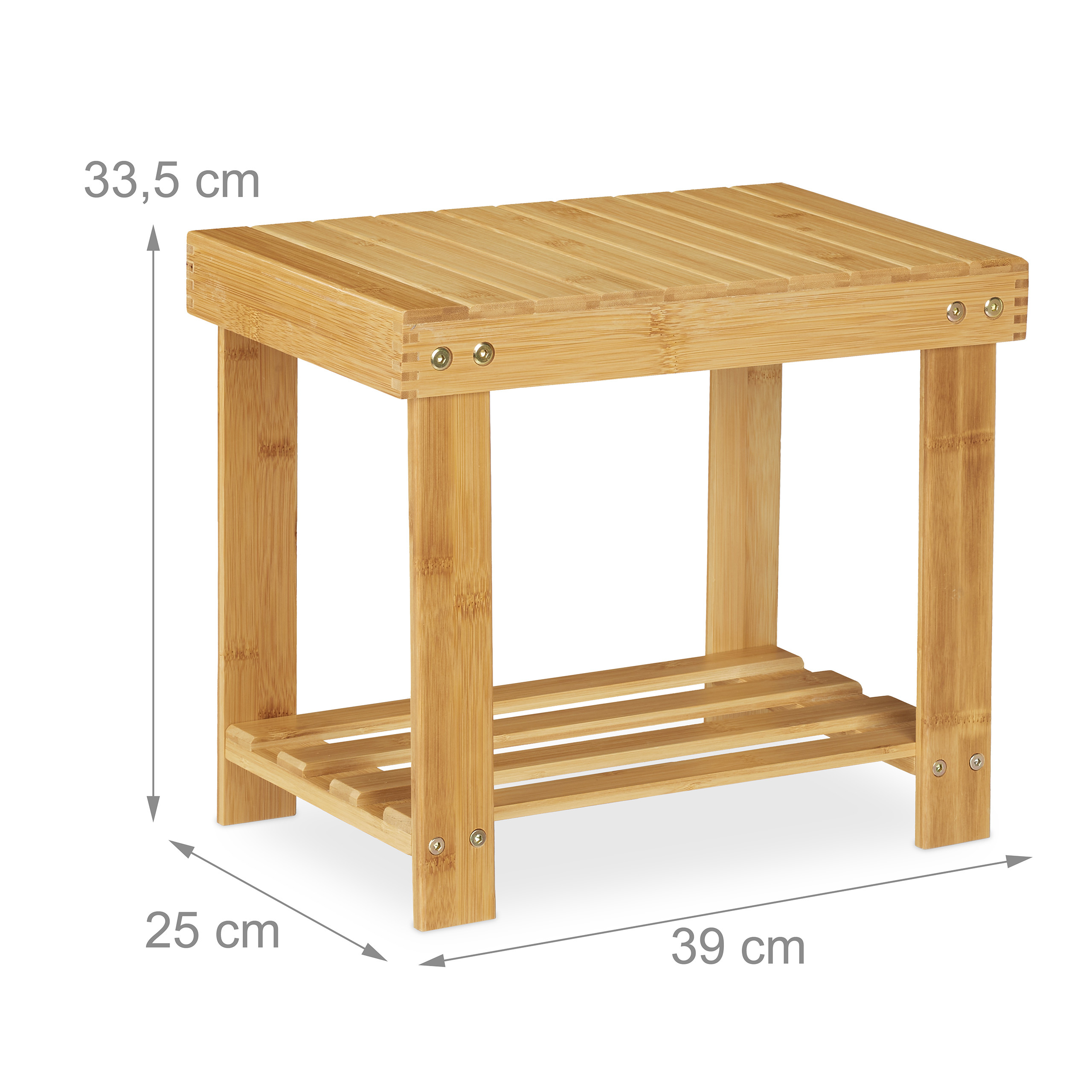Ein Holzhocker mit Lattenrost und Ablage, Maße 39x25x33,5 cm, auf weißem Hintergrund.