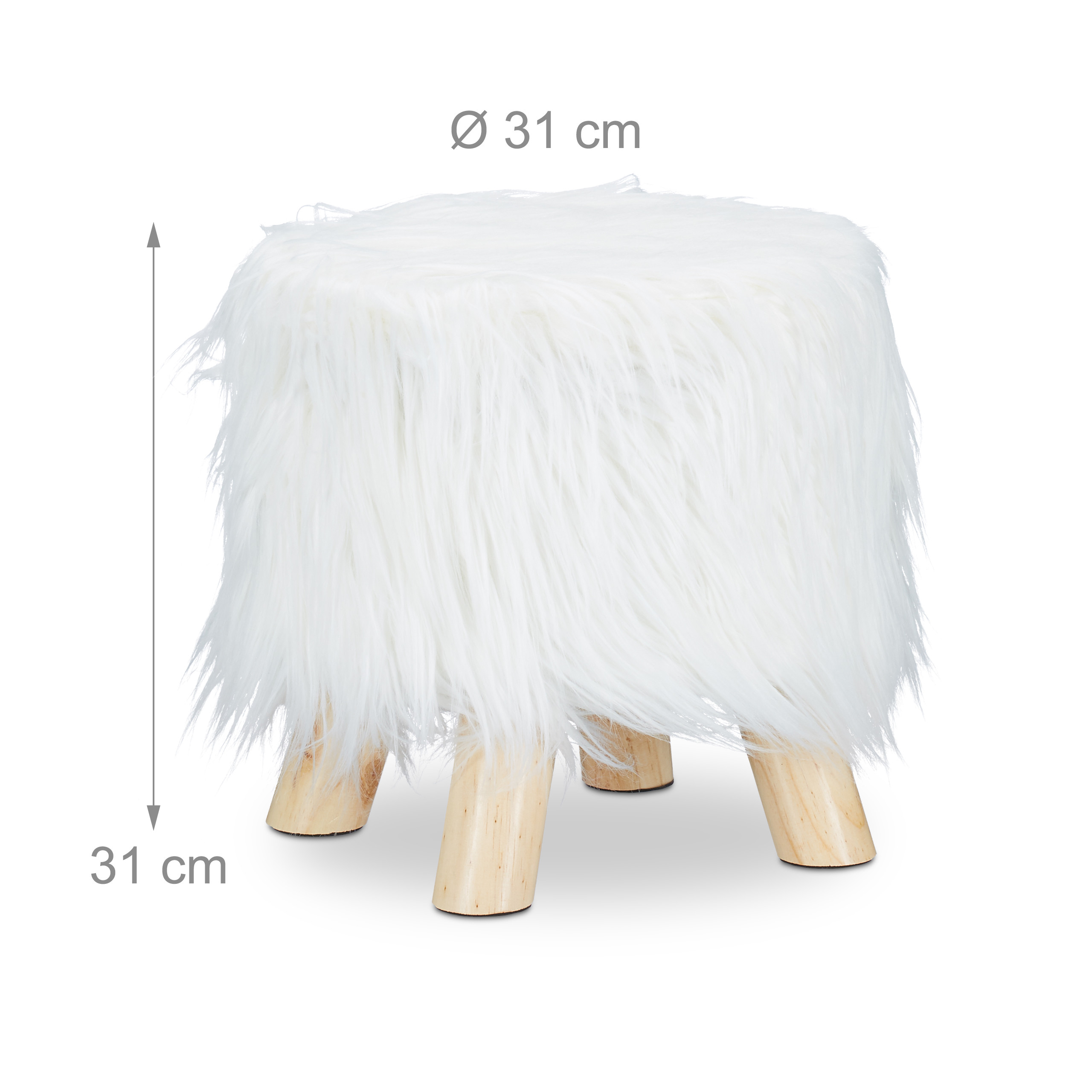 Kleiner weißer Fellhocker mit vier hellen Holzbeinen, 31 cm groß und breit.