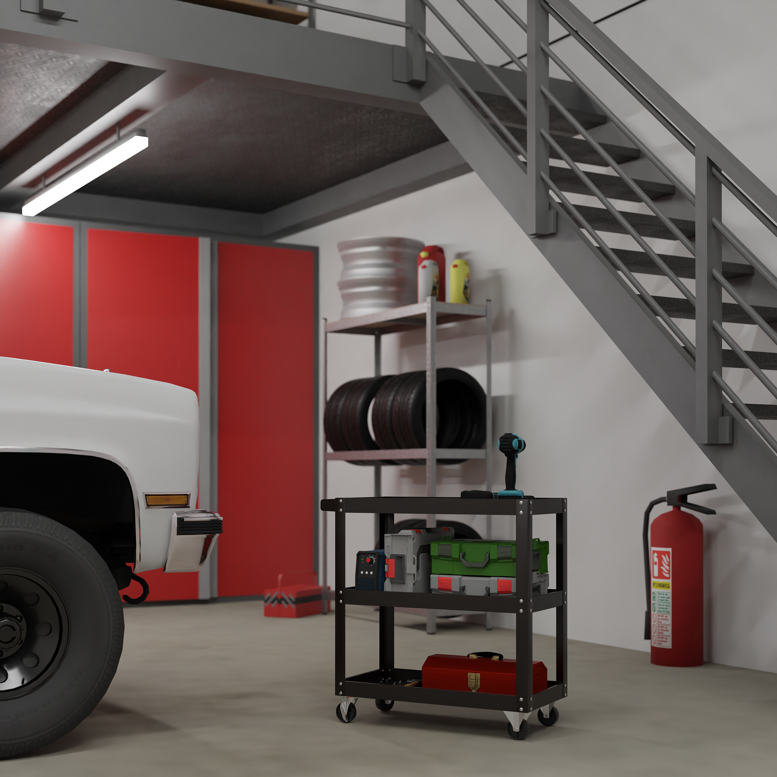 Eine Werkstatt mit einem weißen Auto, einem roten Werkzeugwagen, Reifenregalen, einer grauen Treppe und einem Feuerlöscher.
