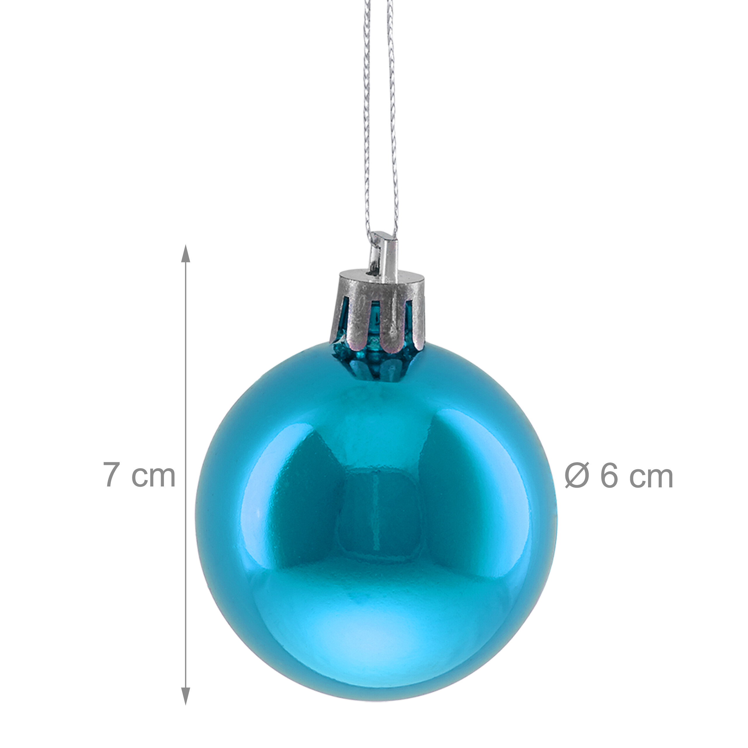 Glänzende blaue Weihnachtskugel, 7 cm hoch und 6 cm im Durchmesser, mit silberner Kappe und Aufhängekordel vor weißem Hintergrund.