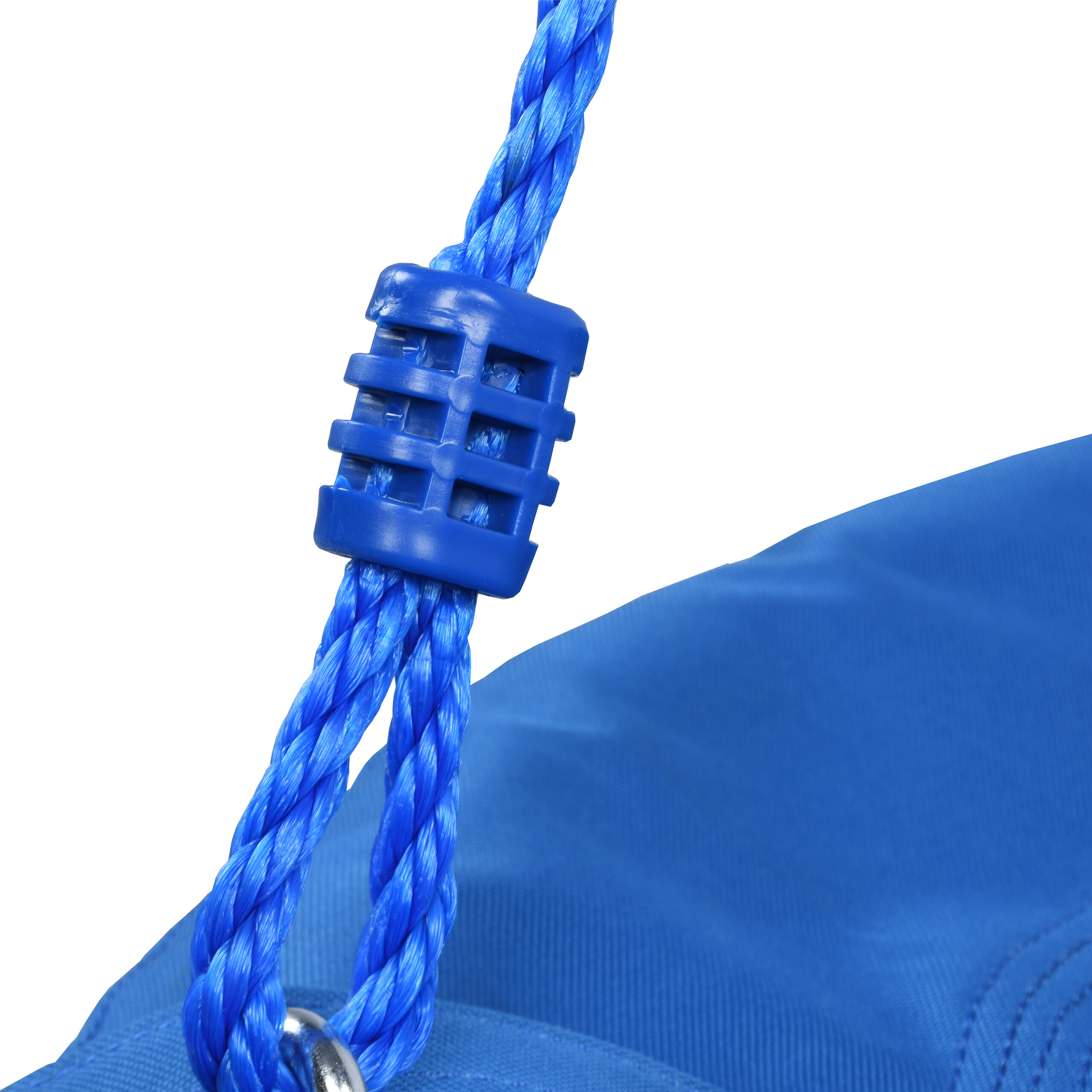 Ein blaues Seil mit einem blauen Plastikversteller vor weißem Hintergrund.
