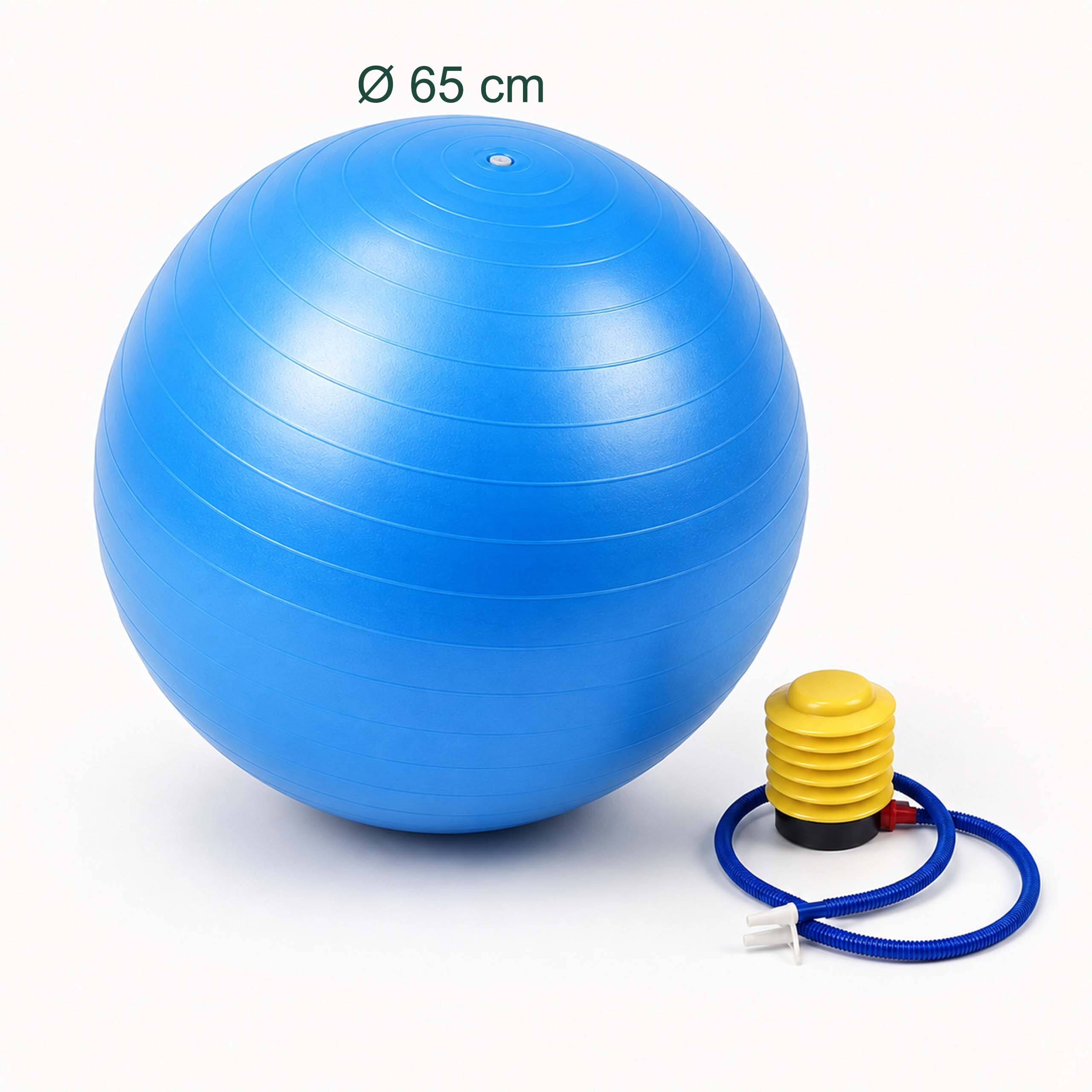 Ein blauer Gymnastikball mit 65 cm Durchmesser und eine gelbe Pumpe mit blauem Schlauch auf weißem Hintergrund.