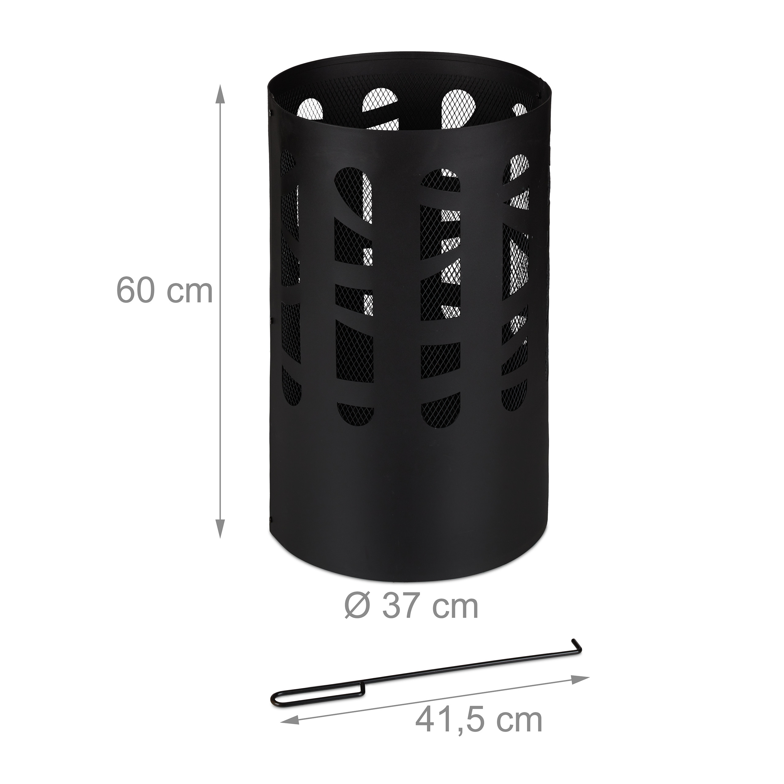 Eine schwarze zylindrische Netto-Feuerschale mit 60 cm Höhe, 37 cm Durchmesser und 41,5 cm Schürhaken.