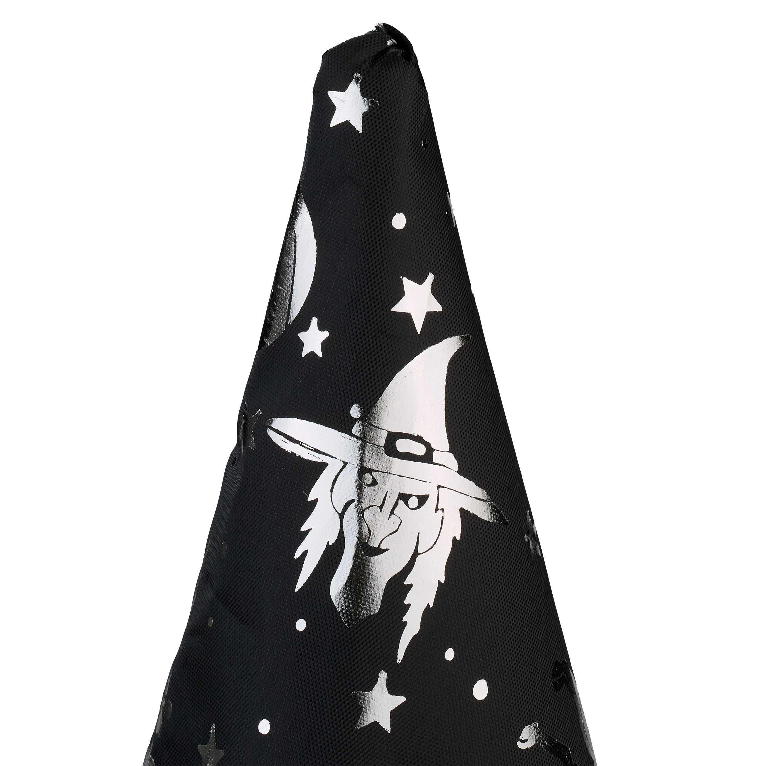 Ein spitzer schwarzer Hexenhut mit silbernen Sternen und Hexenmotiven auf weißem Hintergrund.