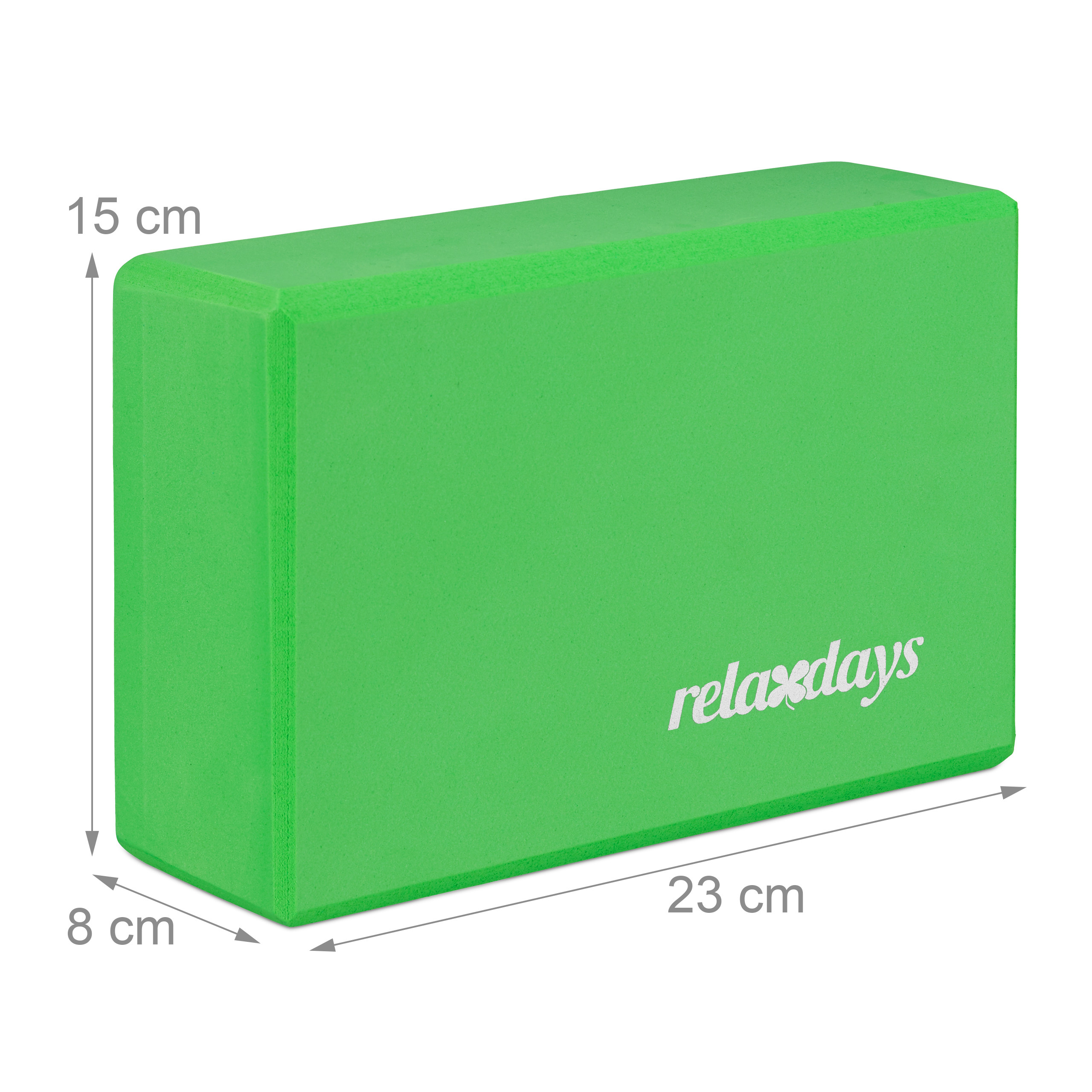 Ein grüner Yogablock mit den Maßen 23x15x8 cm auf weißem Hintergrund.