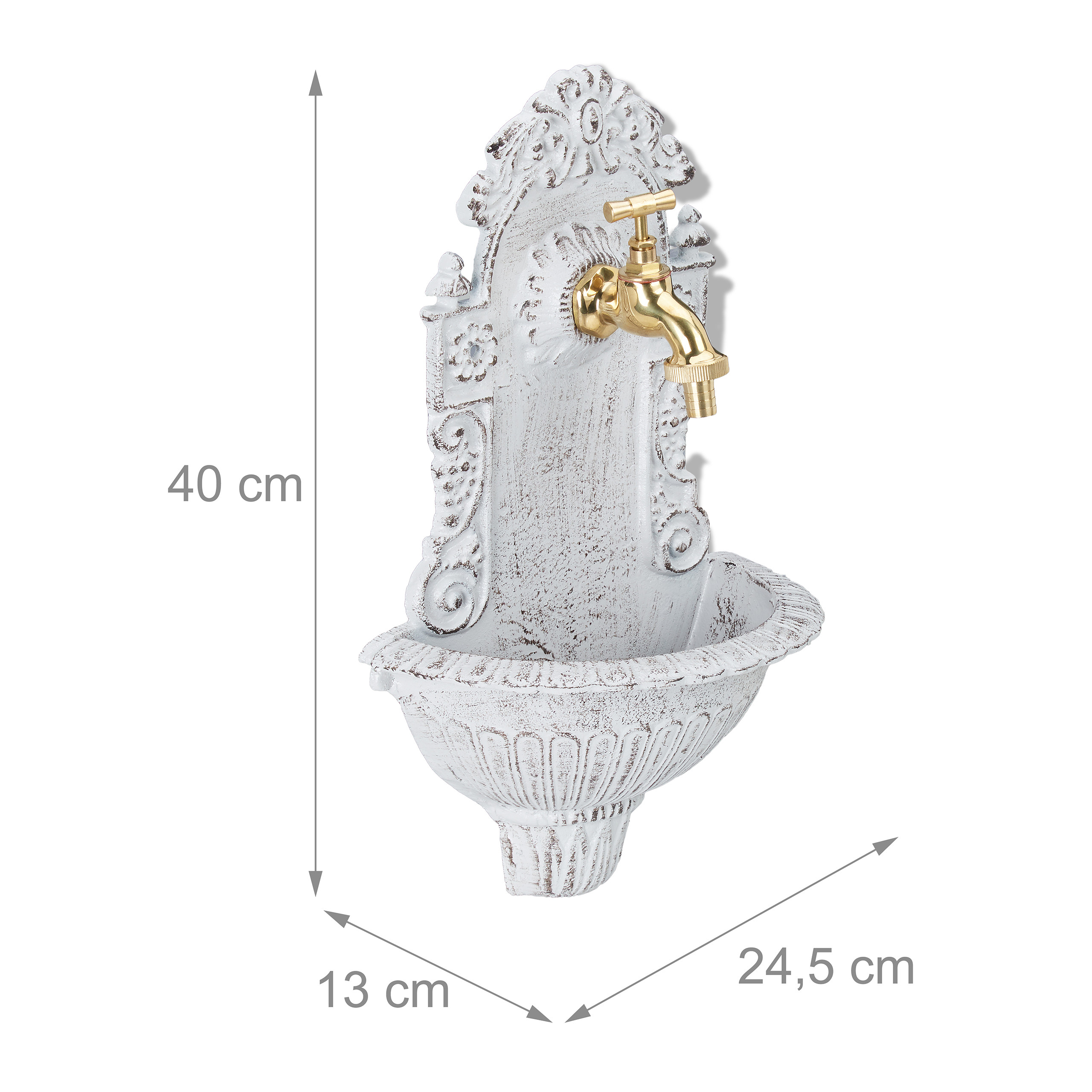 Weißer, antiker Wandbrunnen mit goldenem Wasserhahn und Maßen von 40x24,5x13 cm.