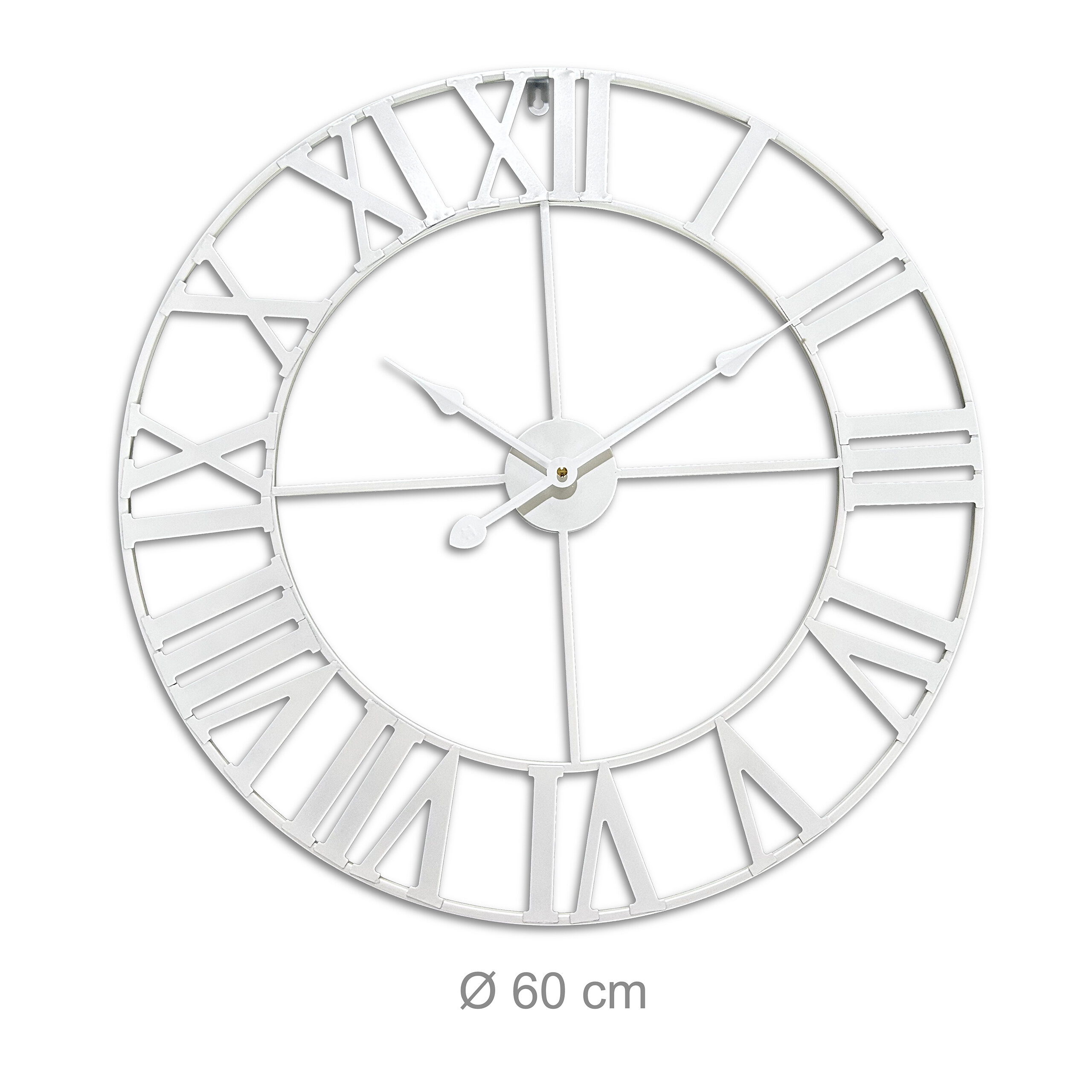 Eine große weiße Wanduhr mit römischen Ziffern und 60 cm Durchmesser auf weißem Grund.
