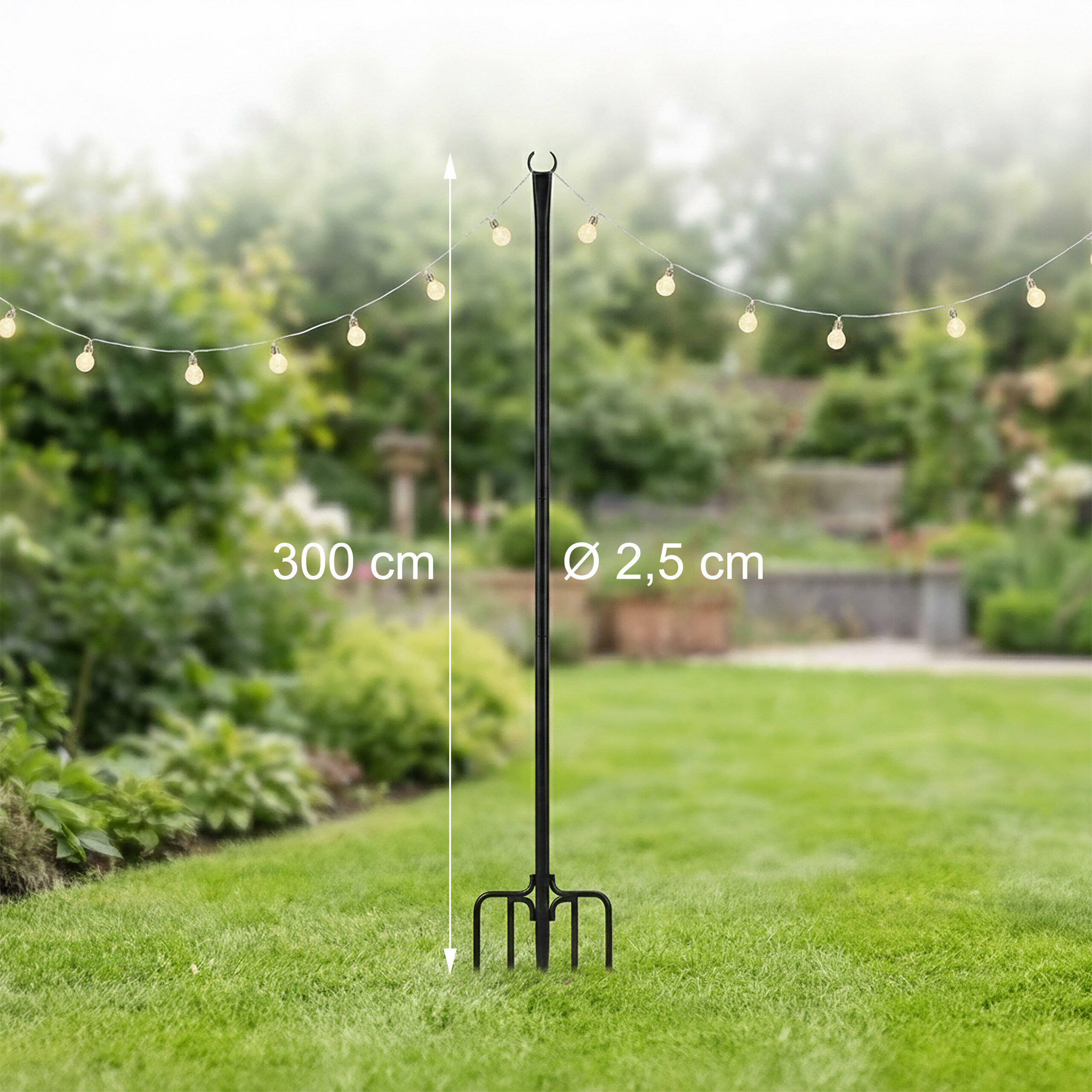 Schwarzer Metallstab für Lichterketten im Garten mit 300 cm Höhe und 2,5 cm Durchmesser.