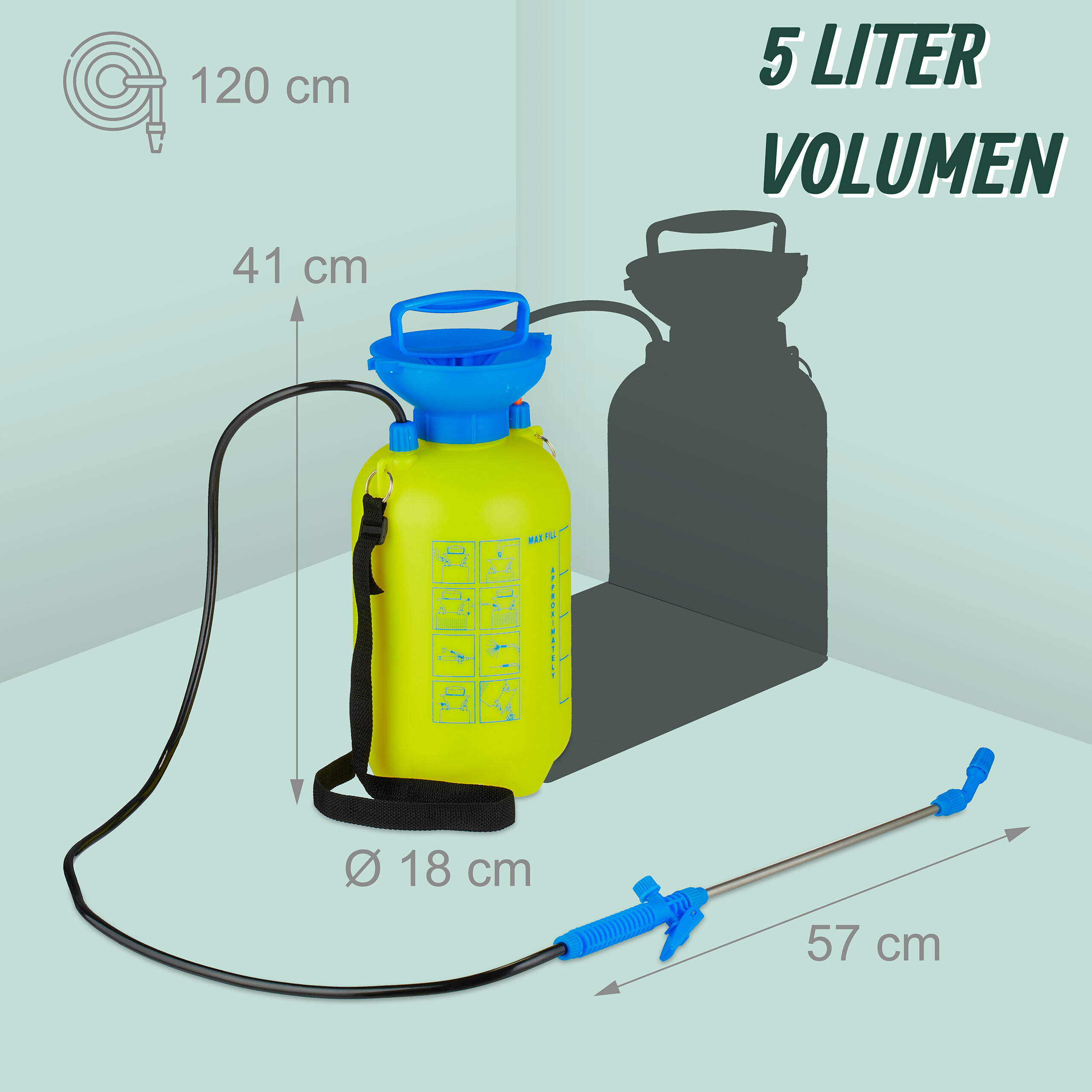 Ein 5-Liter Drucksprüher in Gelb und Blau mit Maßen, schwarzem Schlauch und Sprühstab auf hellem Hintergrund.