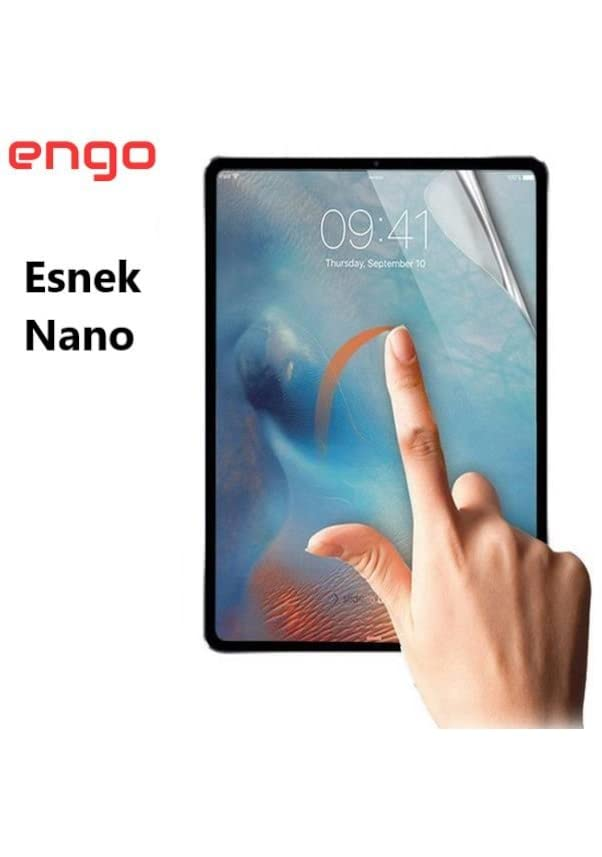 Beyaz arkaplanda logo ve yazıyla, bir tablette ekran koruyucu uygulayan el.
