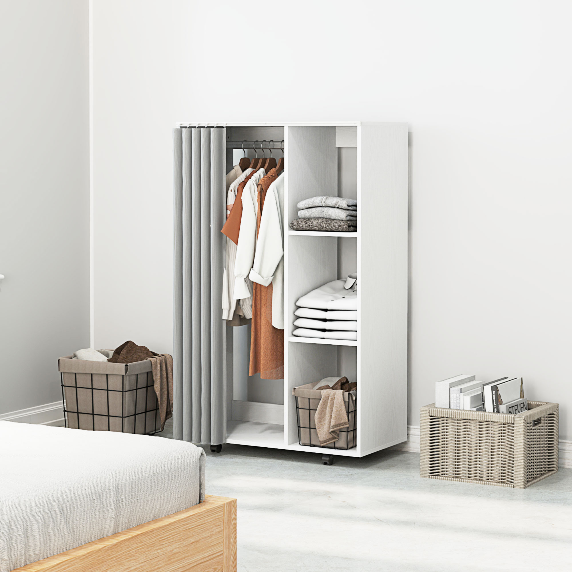 Armario blanco con cortina y estantes, flanqueado por cestas en una habitación minimalista.