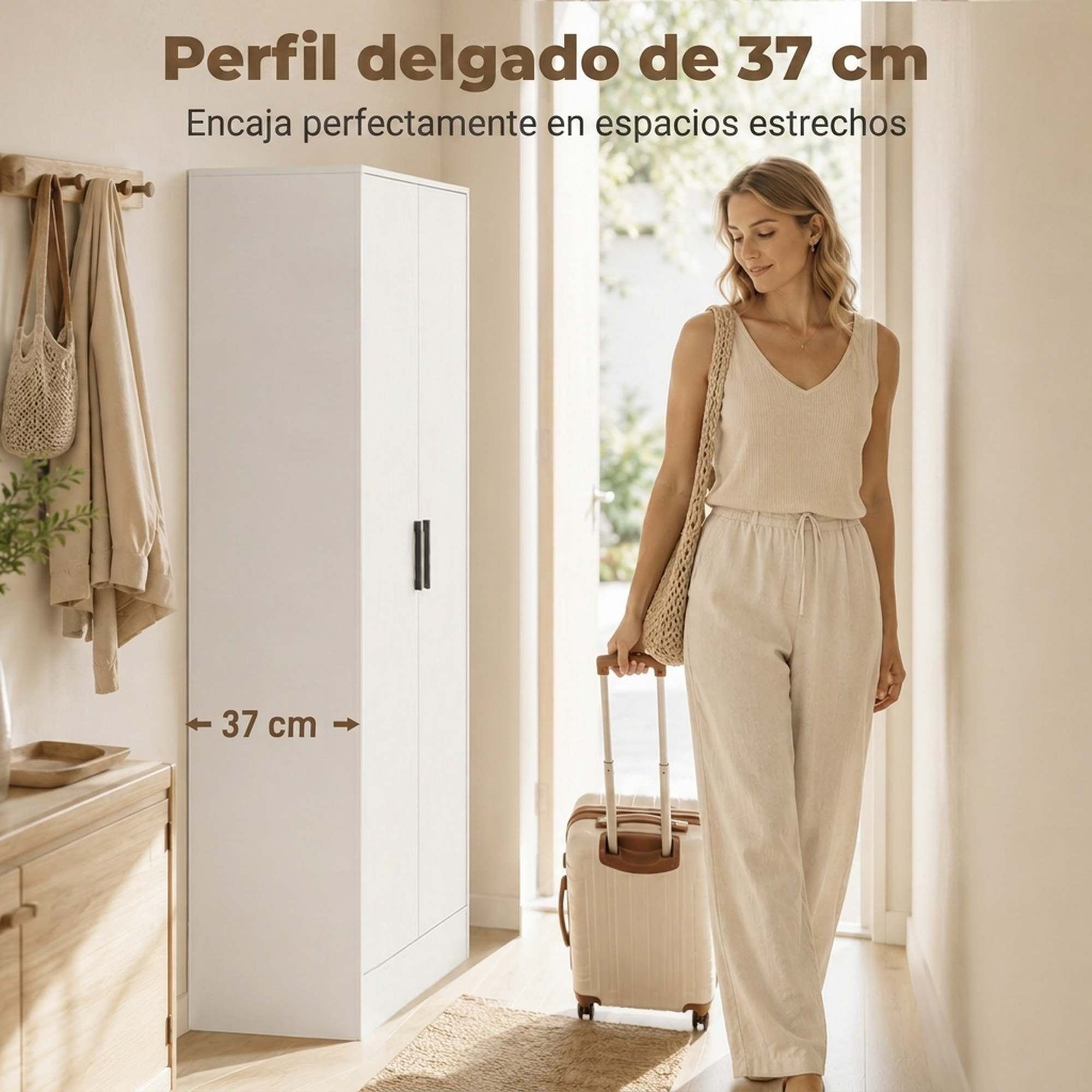 Una mujer con equipaje entra al pasillo con un armario blanco de 37 cm.