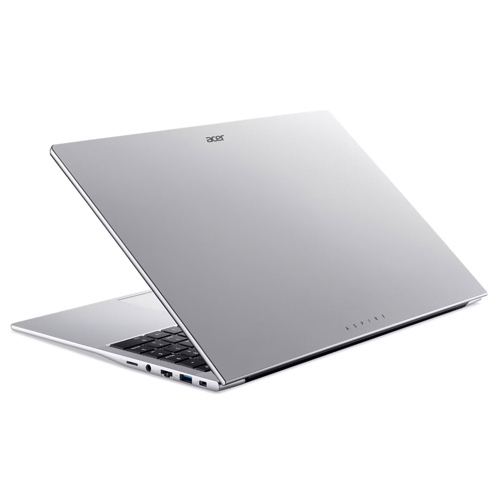 Gümüş rengi bir Acer Aspire dizüstü bilgisayar beyaz bir yüzeyde açık duruyor, logo ve siyah klavye görünüyor.