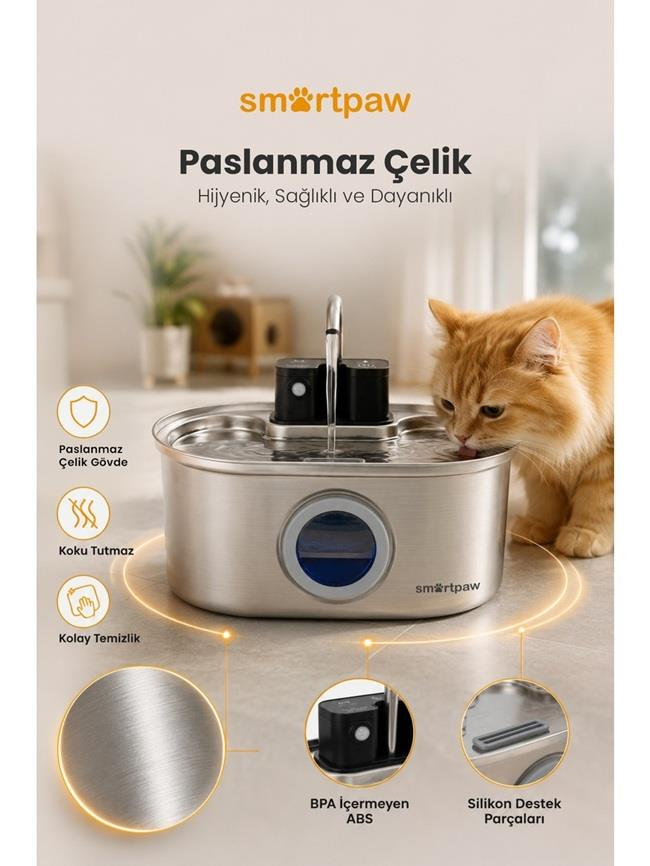 Turuncu bir kedi, paslanmaz çelik akıllı evcil hayvan su pınarından su içiyor.