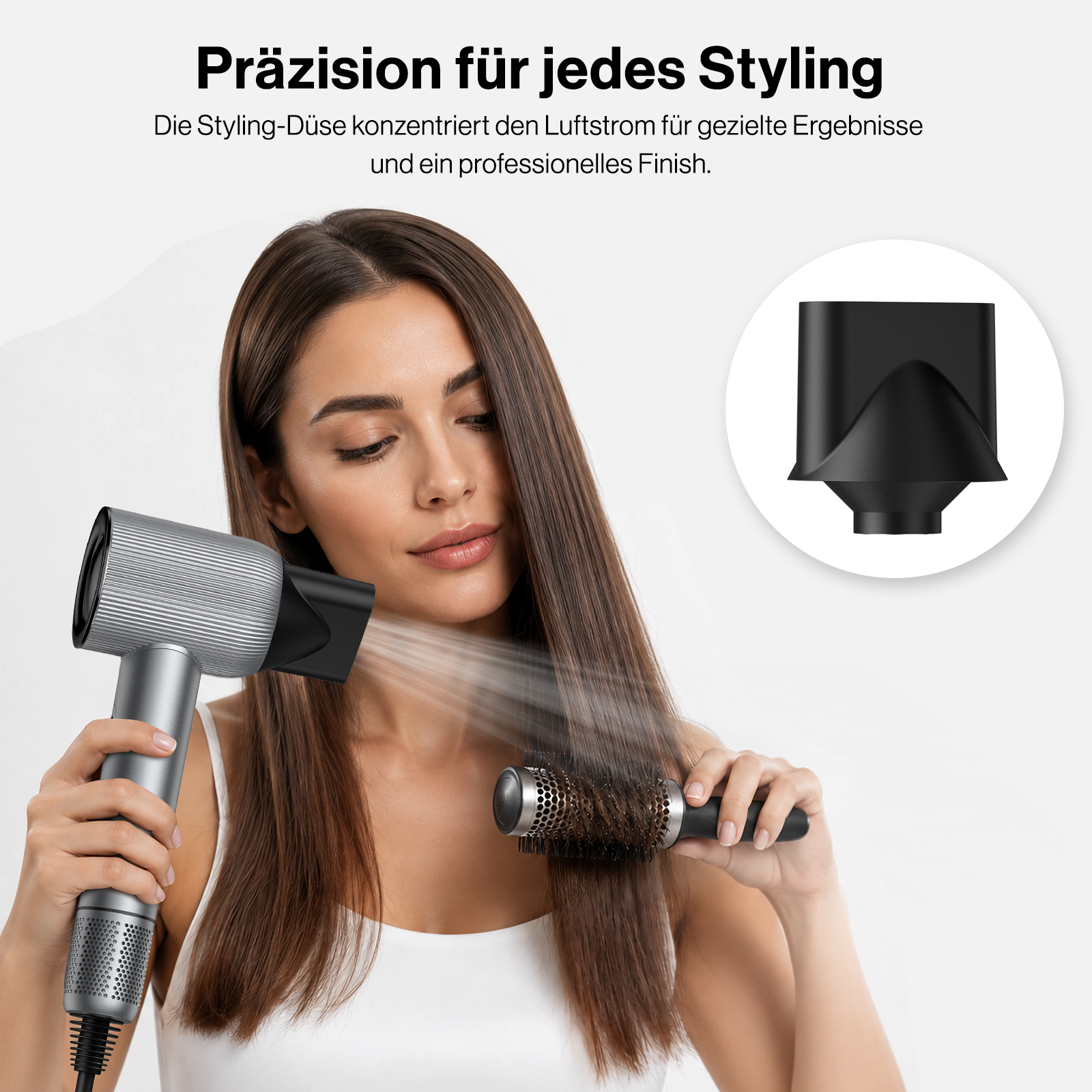 Eine Frau stylt ihr braunes Haar mit einem silbernen Föhn und einer Rundbürste, daneben die Aufsatzdüse.