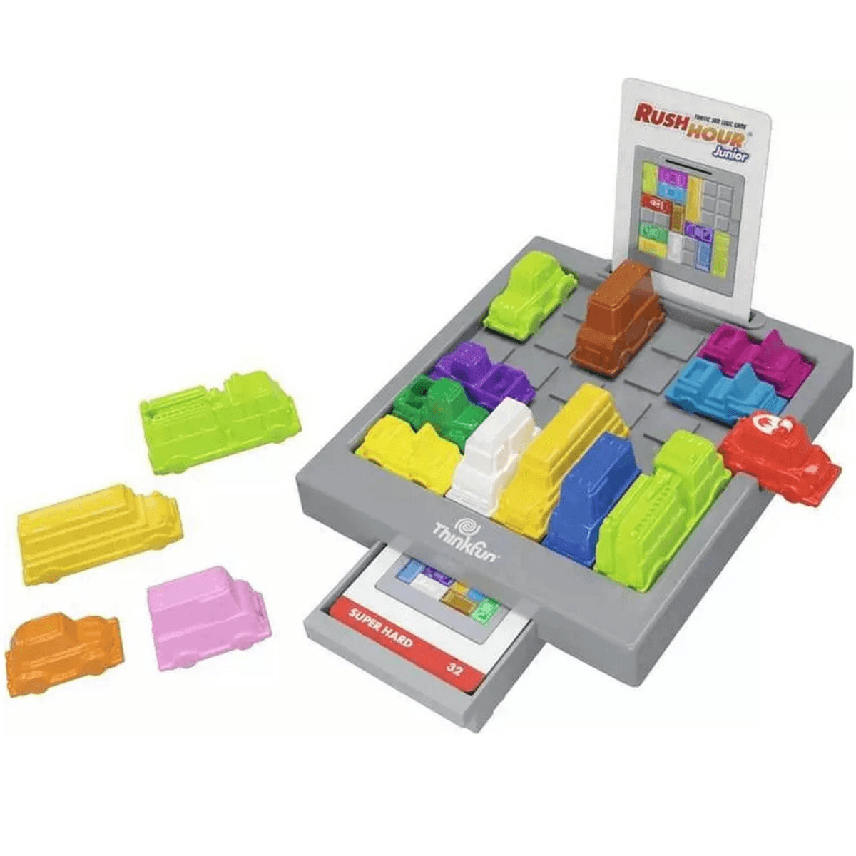Juego de mesa Rush Hour Junior con cuadrícula gris, coches de plástico coloridos y un soporte para cartas.