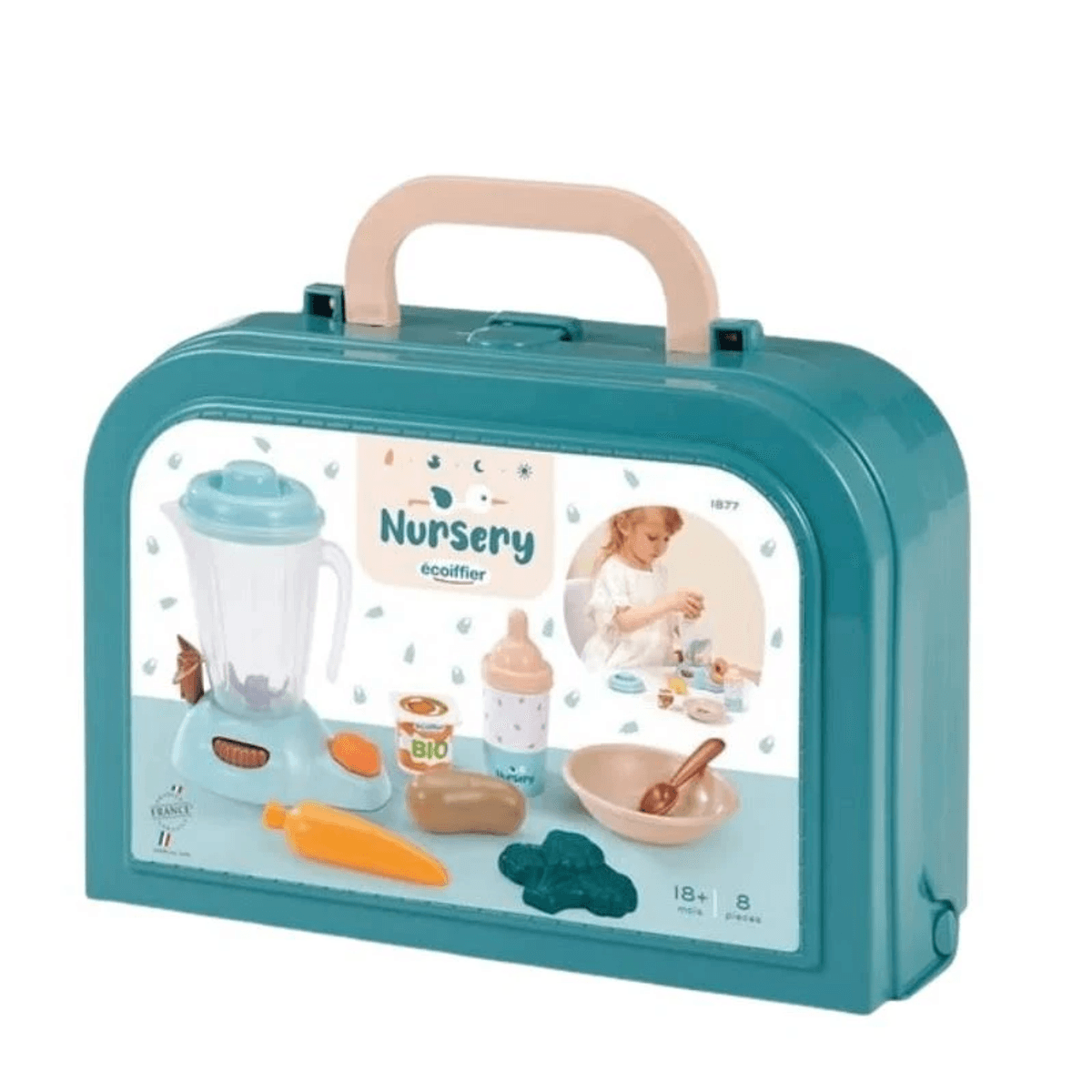 Un maletín de juguete verde azulado titulado 'Nursery' contiene una licuadora, un biberón, un tazón y comida de juguete.