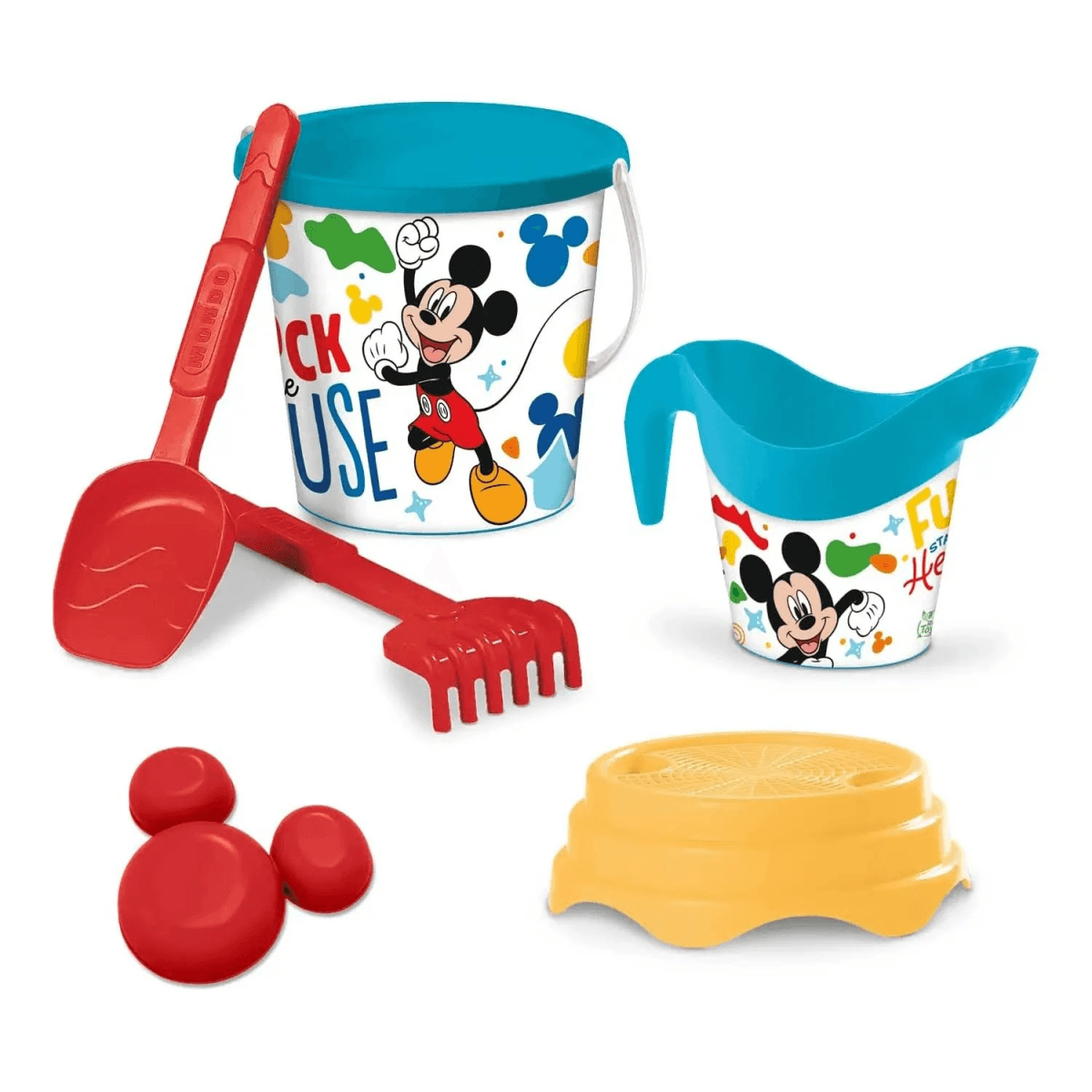 Set de juguetes de playa de Mickey Mouse con balde, pala, rastrillo, colador y moldes en fondo blanco.