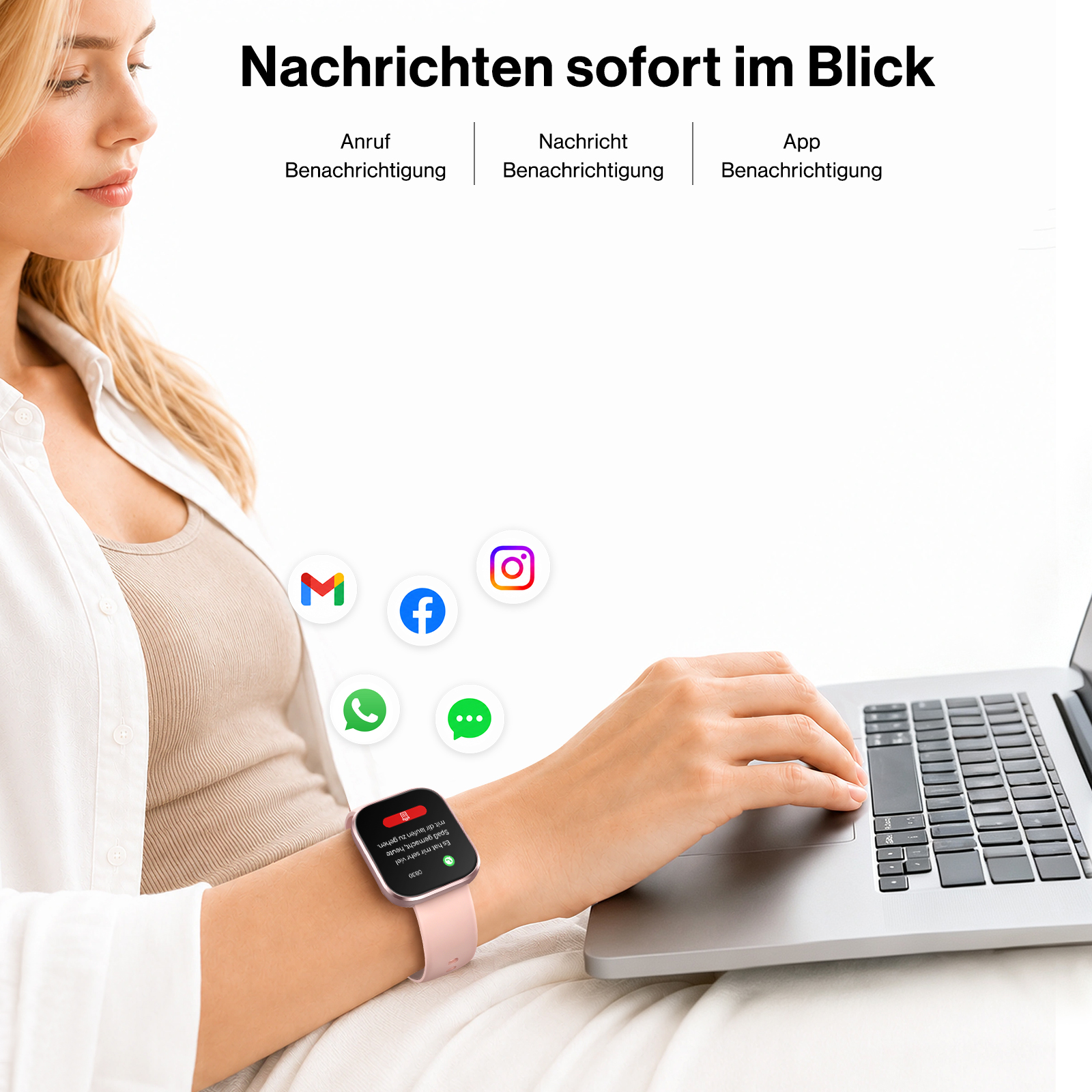 Eine Frau arbeitet am Laptop mit einer Smartwatch am Handgelenk, über der App-Benachrichtigungen schweben.