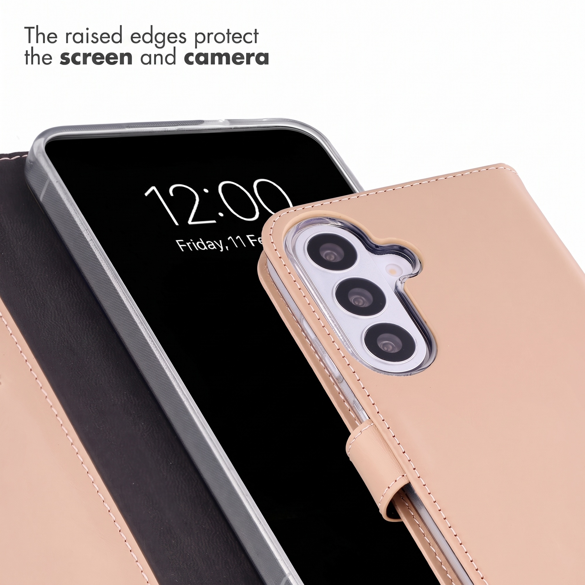 Een smartphone in een roze leren hoesje met de camera aan de achterkant en het scherm aan de voorkant.