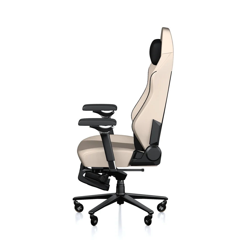 Beyaz arka planda profilden görünen, baş destekli ve tekerlekli bej ve siyah ergonomik ofis koltuğu.