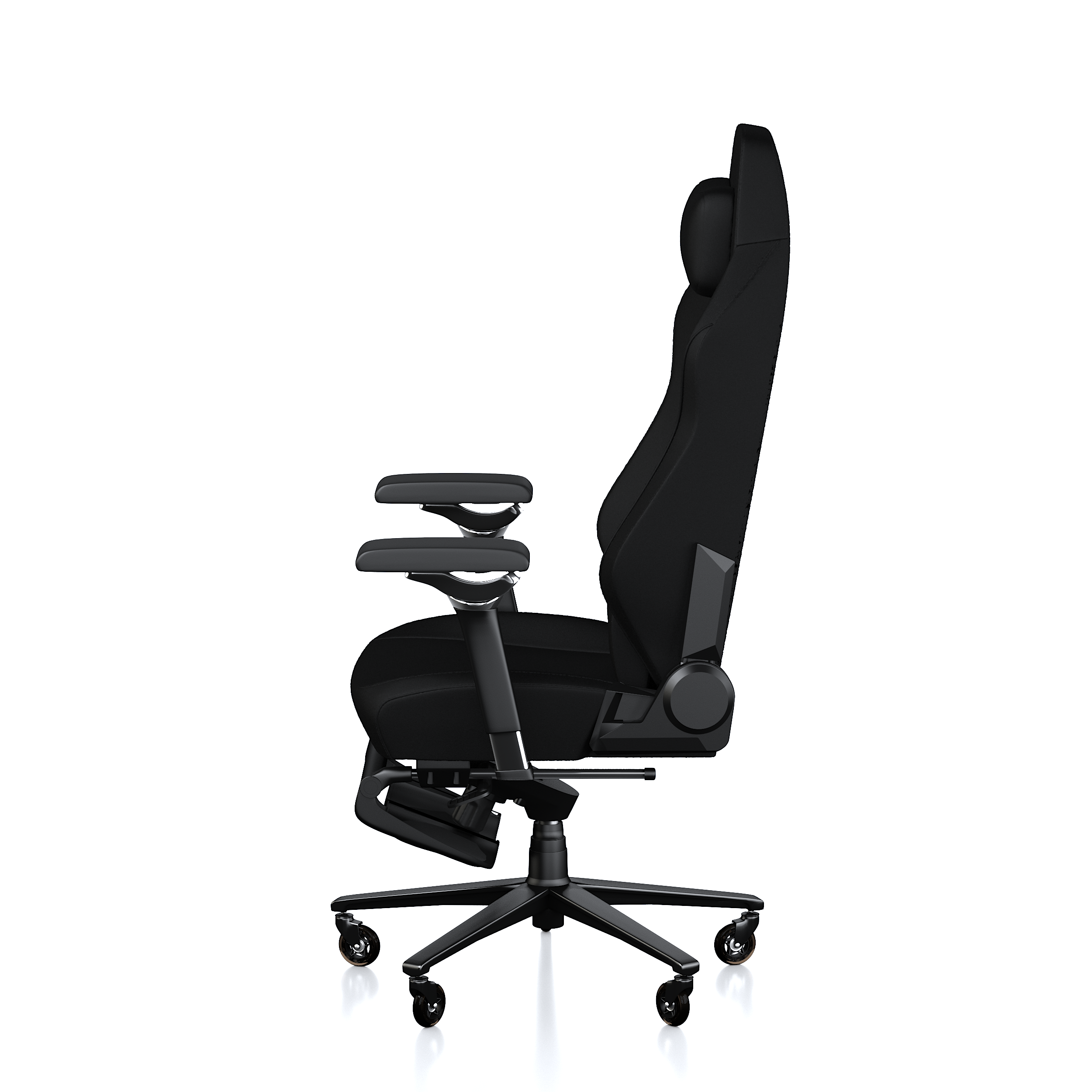 Ayarlanabilir kolçaklara ve koltuk başlığına sahip siyah ergonomik ofis koltuğu, beyaz arka planda profilden görünmektedir.