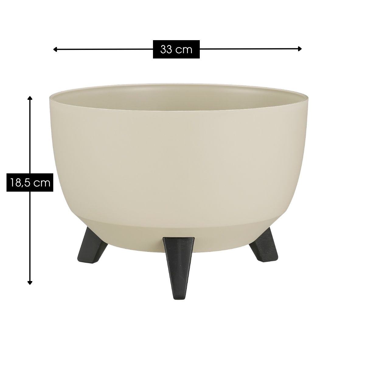 Cache-pot beige sur trois pieds noirs, 33 cm de large et 18,5 cm de haut.