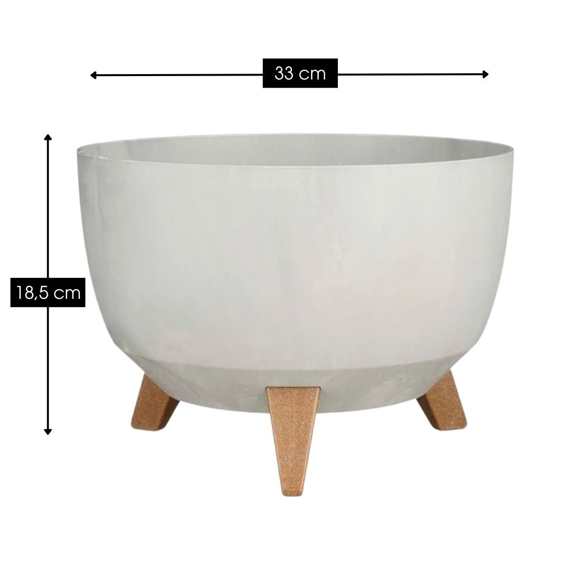 Un pot de fleurs gris clair en forme de bol avec trois pieds en bois marron, largeur 33 cm, hauteur 18,5 cm.