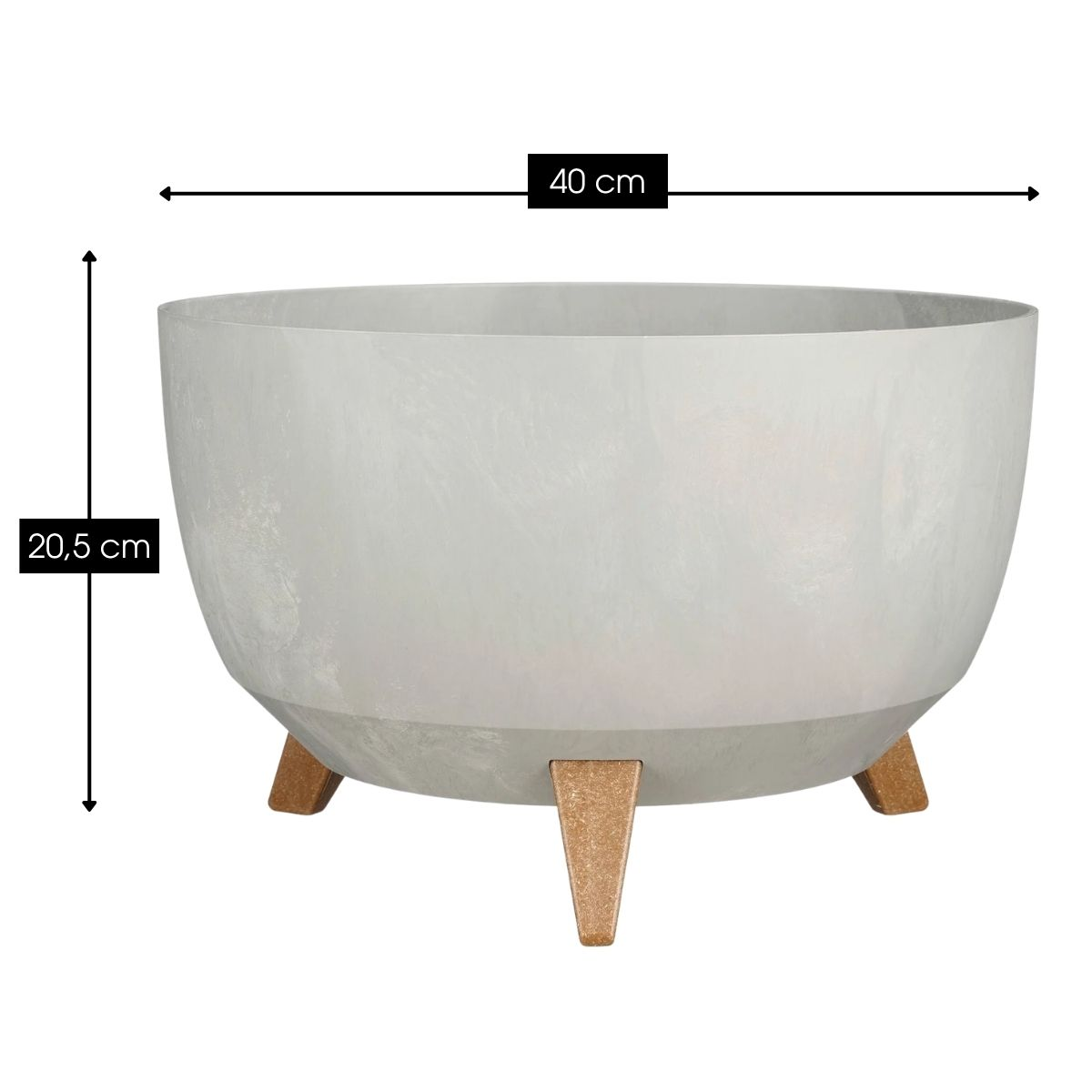 Pot de fleurs rond gris sur trois courts pieds marron doré, 40 cm de large et 20,5 cm de haut.