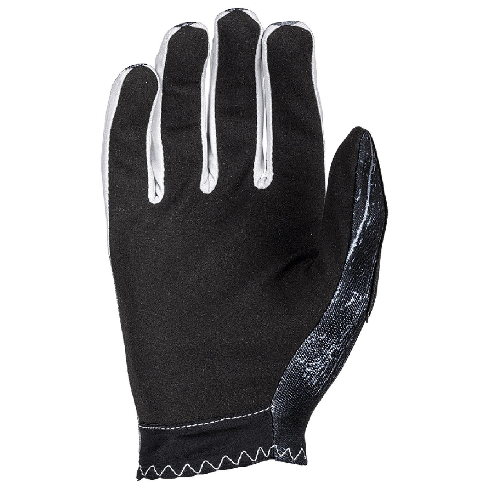 Ein schwarz-weißer Radhandschuh mit strukturierter Handfläche und weißen Nähten auf weißem Hintergrund.