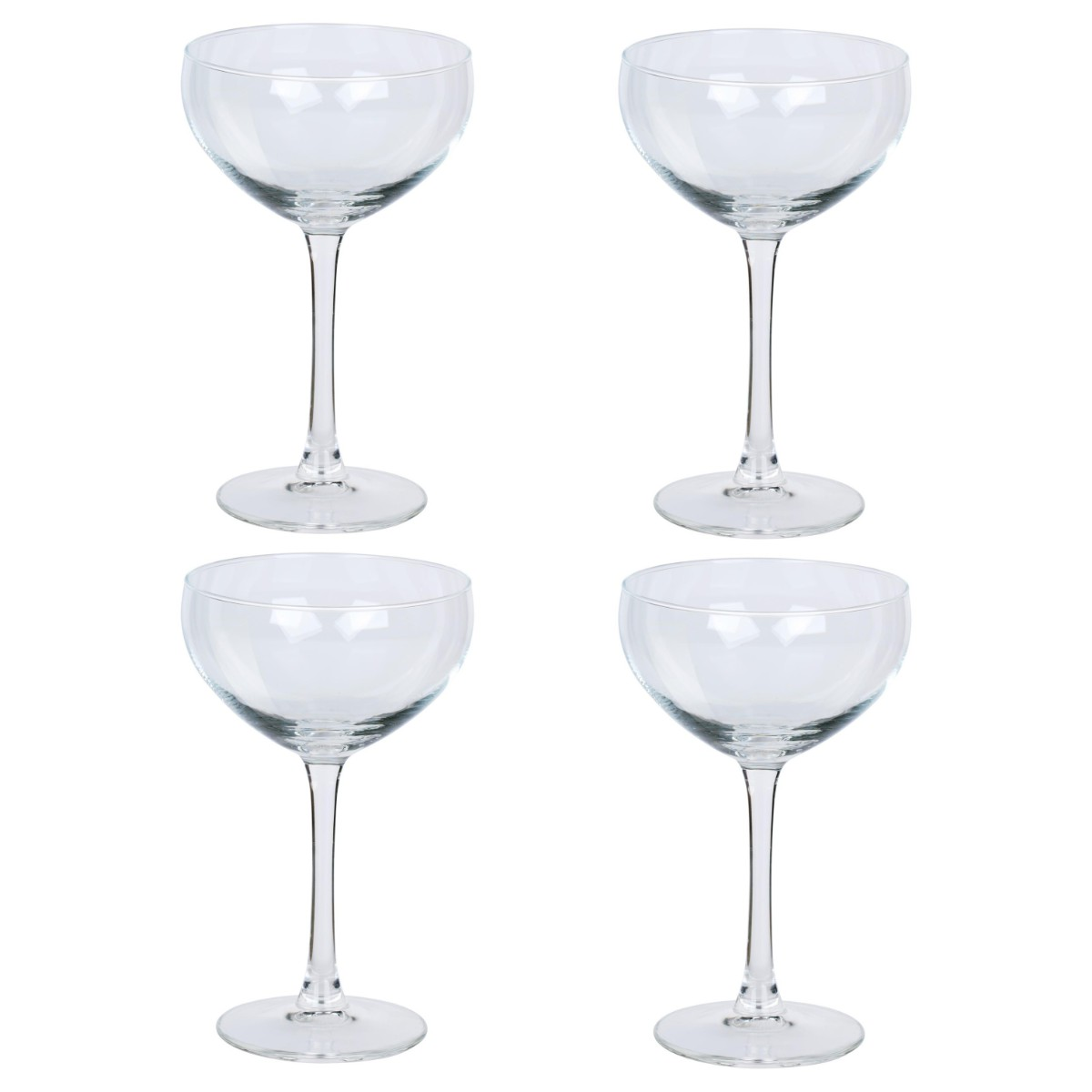 Vier klare Cocktailschalen auf einem weißen Hintergrund angeordnet.