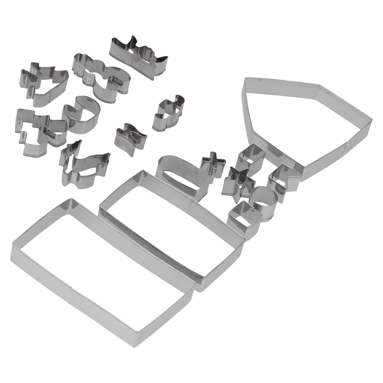 Verschiedene Edelstahl-Plätzchenformen auf weißem Hintergrund.