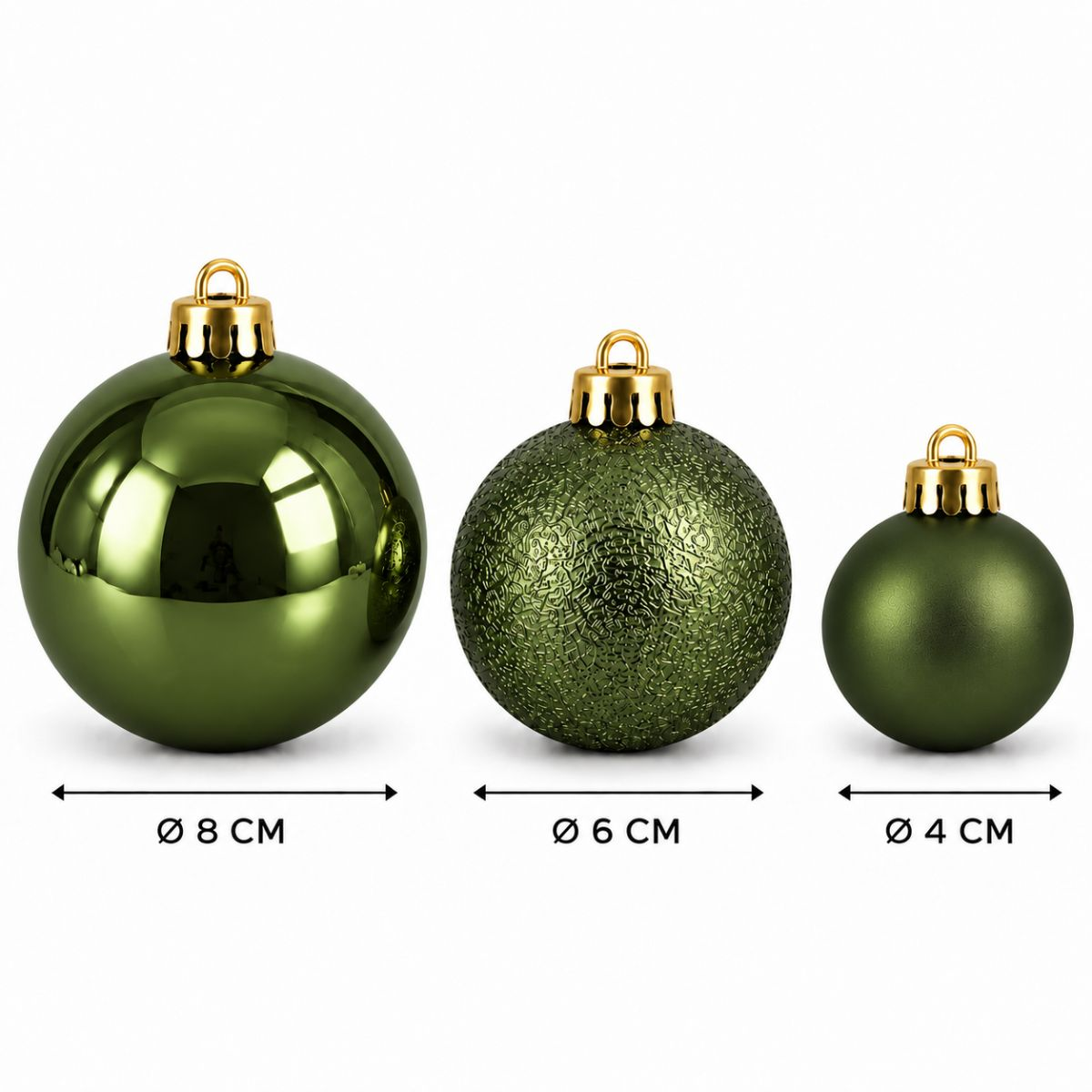 Trois boules de Noël vertes de différentes tailles de 8 cm, 6 cm et 4 cm sur fond blanc.