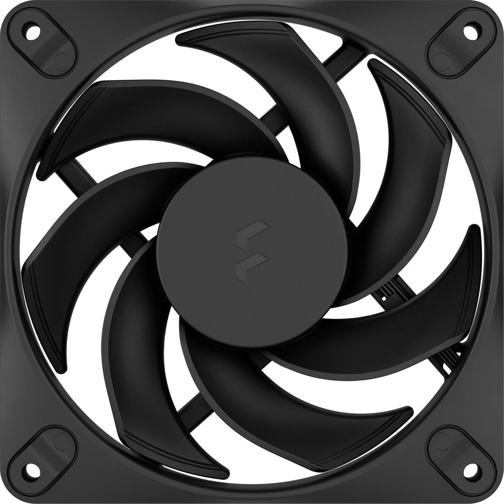 Ein schwarzer Computerventilator mit sieben geschwungenen Blättern und rundem Zentrum auf weißem Hintergrund.