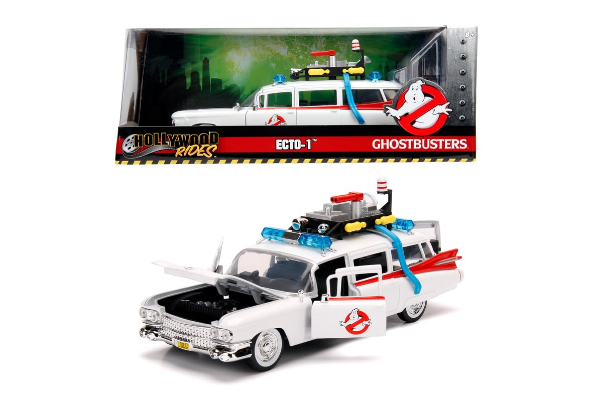 Kapıları ve kaputu açık Ghostbusters Ecto-1 oyuncak aracı, orijinal kutusuyla.