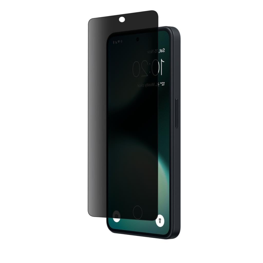 Gizlilik ekran koruyucusu kısmen kaldırılmış siyah bir akıllı telefon.
