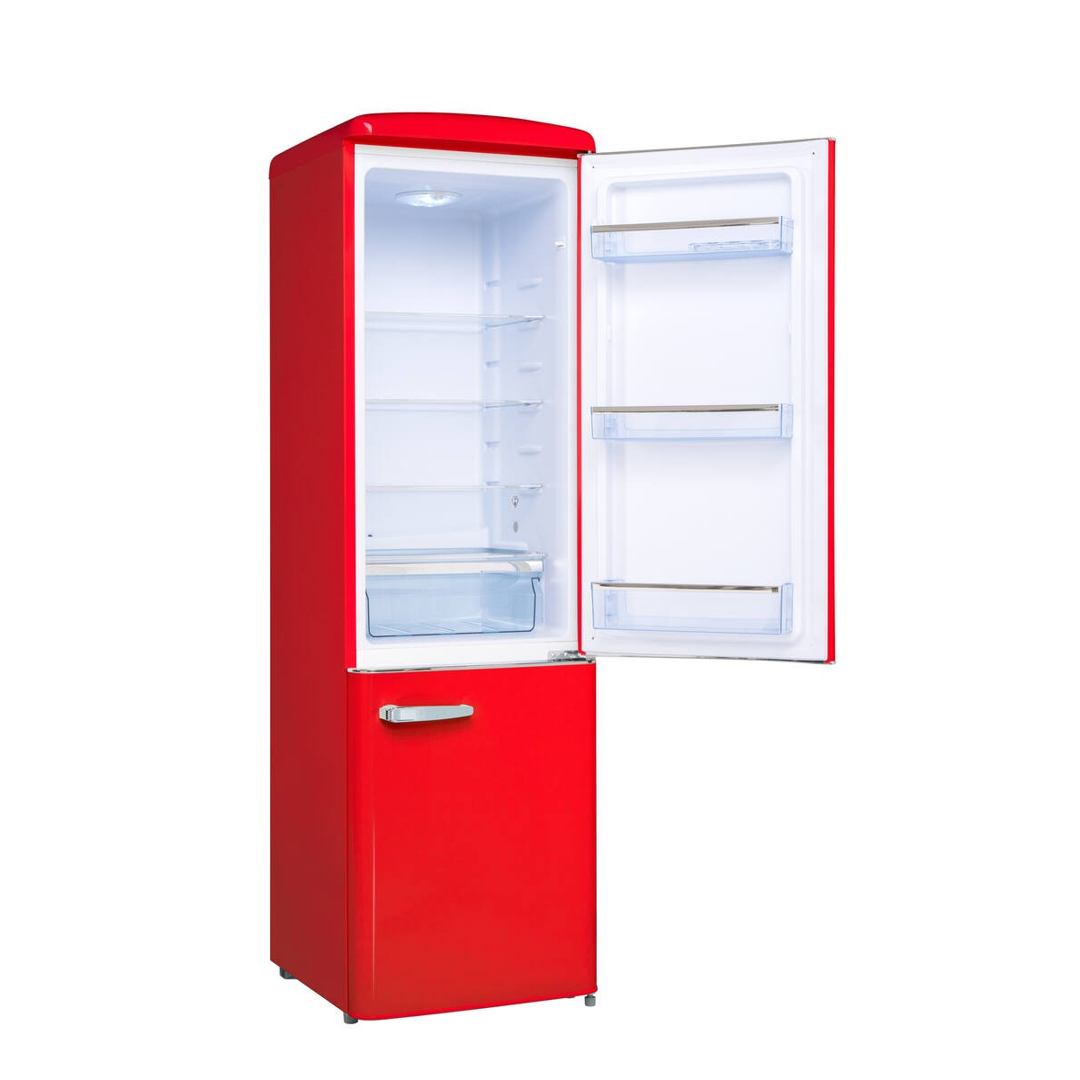 Un refrigerador retro rojo con puerta abierta, interior iluminado y estantes vacíos sobre fondo blanco.