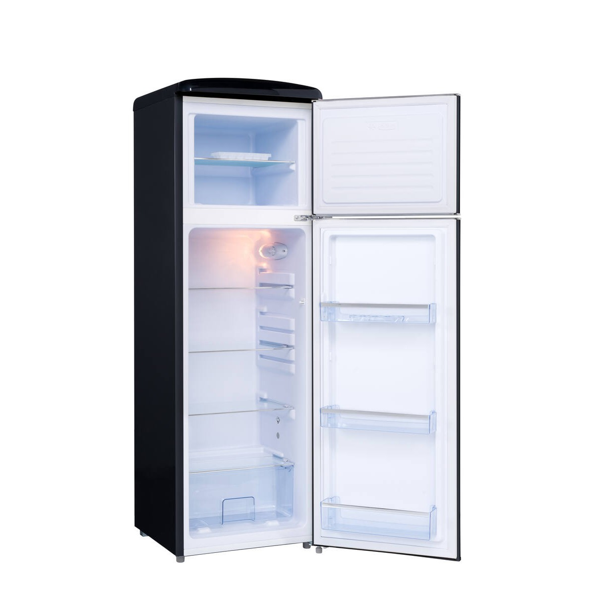 Un refrigerador negro abierto con interior blanco, estantes de vidrio, compartimentos y luz interior.