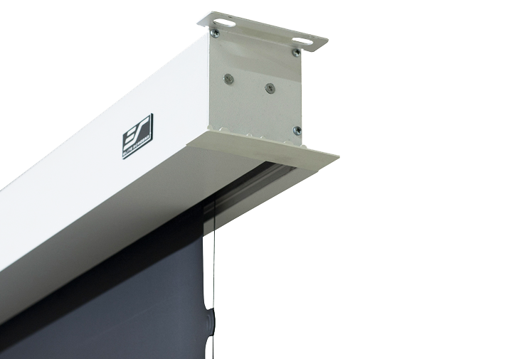 Un involucro bianco per schermo di proiezione motorizzato su sfondo nero.