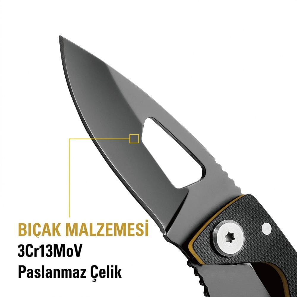 3Cr13MoV Paslanmaz Çelik yazılı siyah bıçak ağzının yakın çekimi.