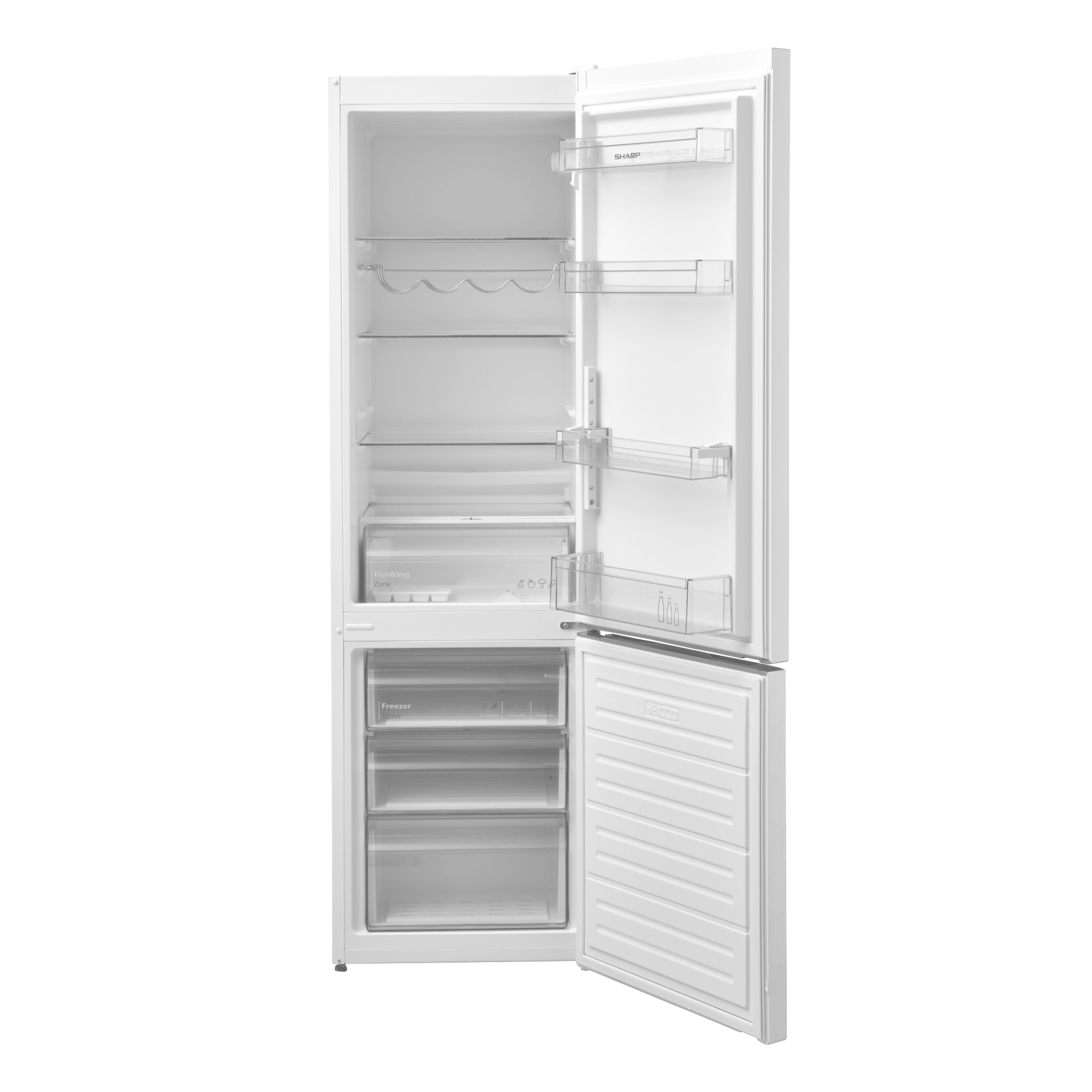 Un frigorifero bianco indipendente con vano frigo superiore aperto e congelatore inferiore su sfondo bianco.