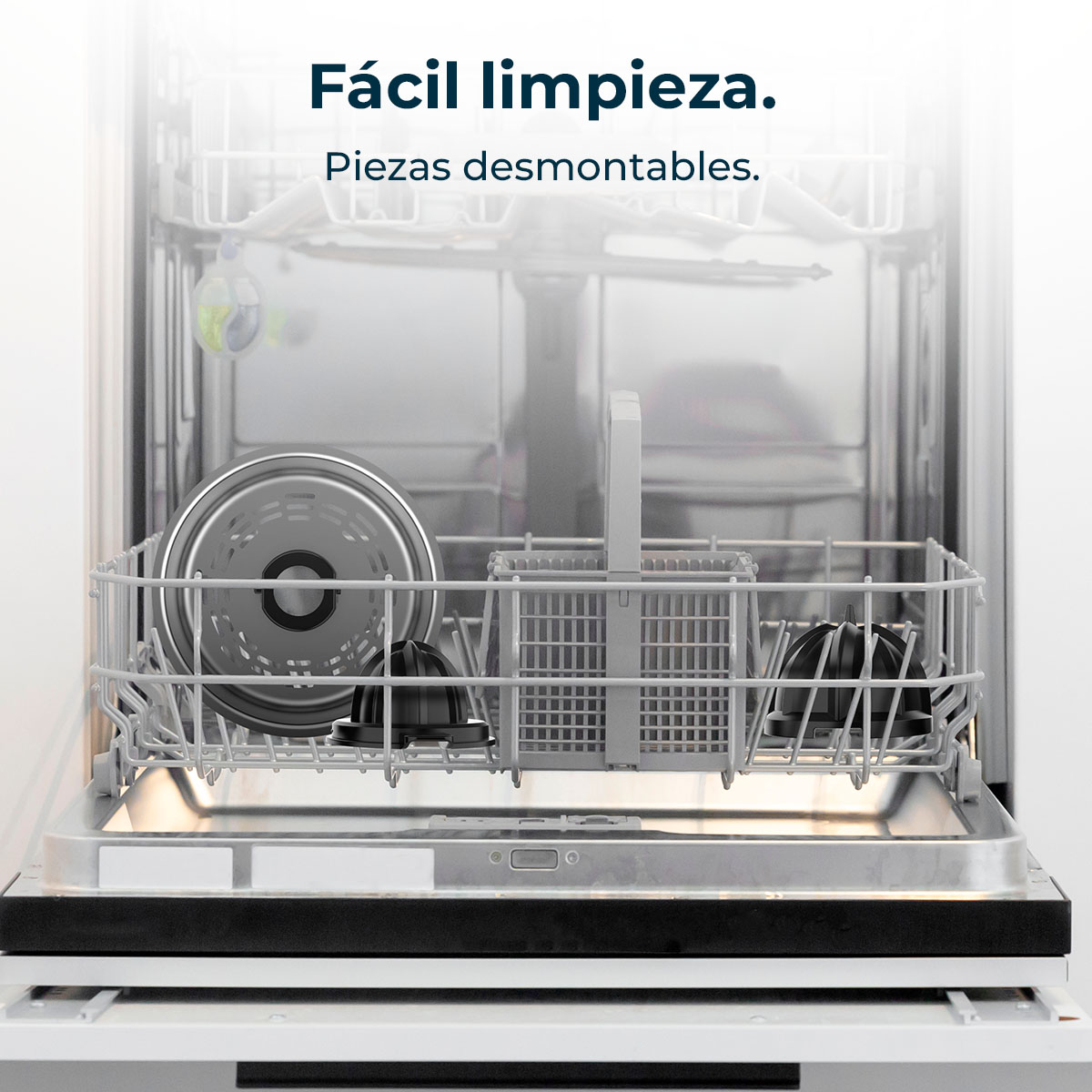 Piezas desmontables de un aparato colocadas dentro de un lavavajillas con texto en español.