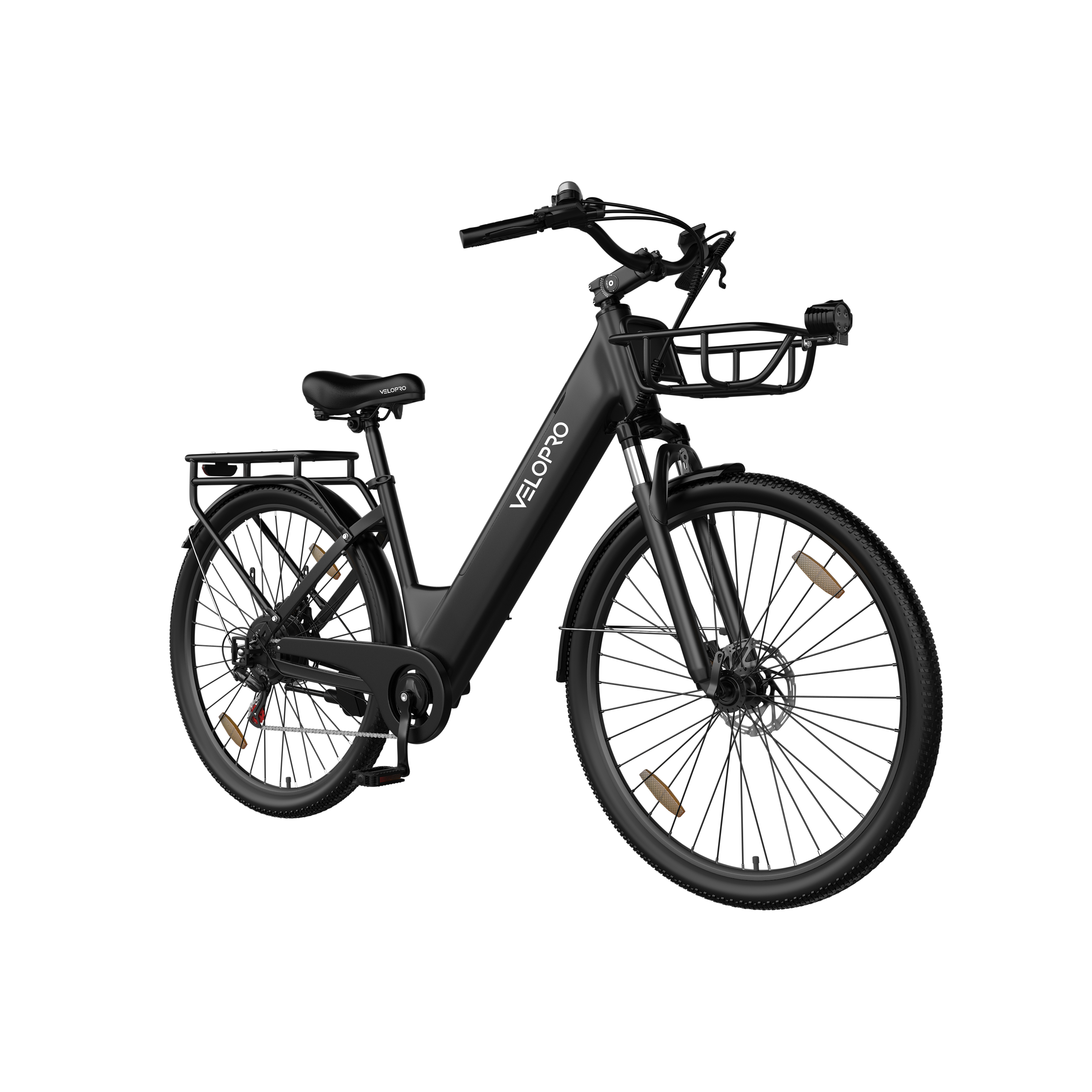 Ein schwarzes Elektrofahrrad mit tiefem Einstieg, Gepäckträger und Vorderkorb auf weißem Hintergrund.