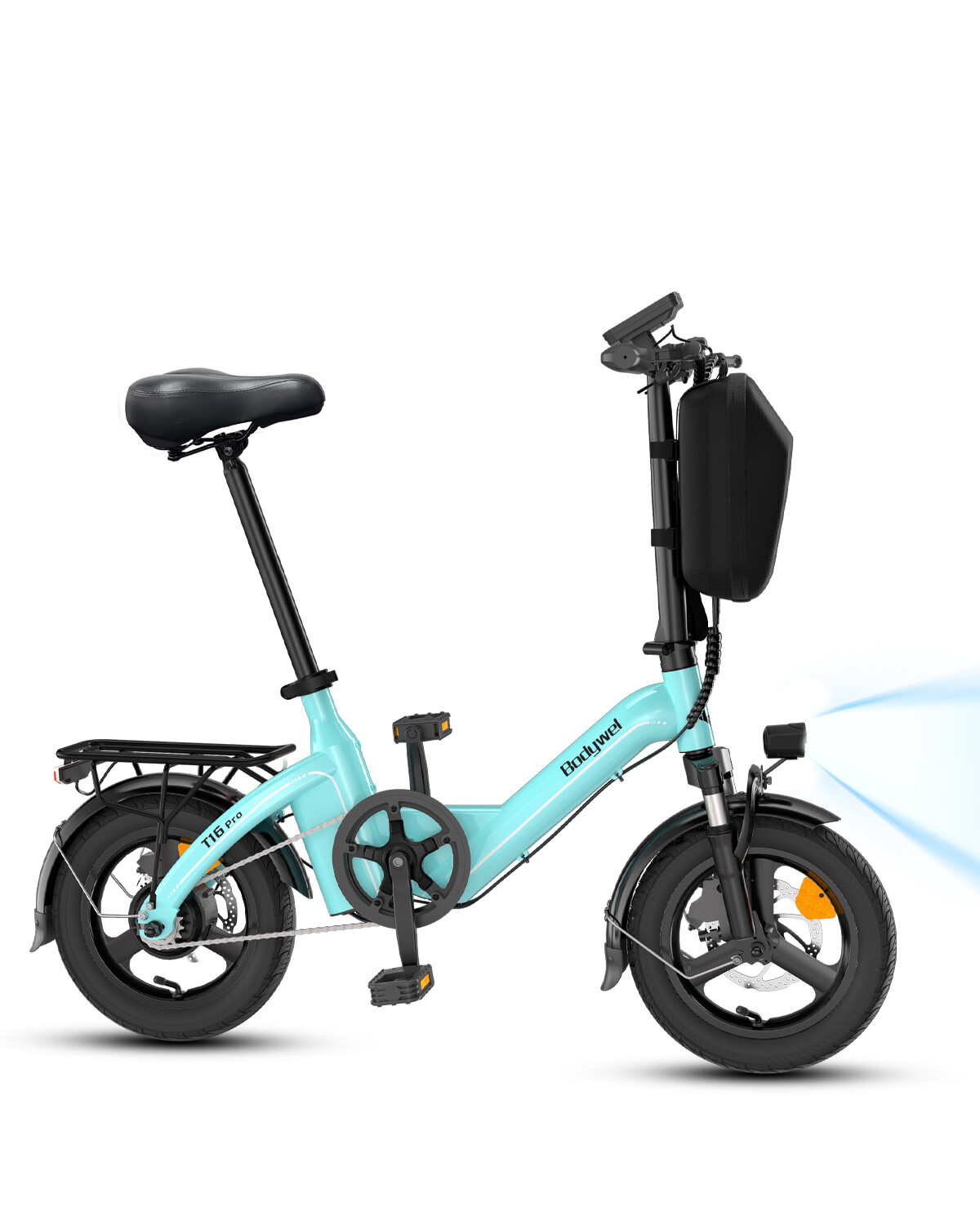 Ein hellblaues elektrisches Klapprad mit schwarzem Sattel, Gepäckträger und Lenkertasche vor weißem Hintergrund.